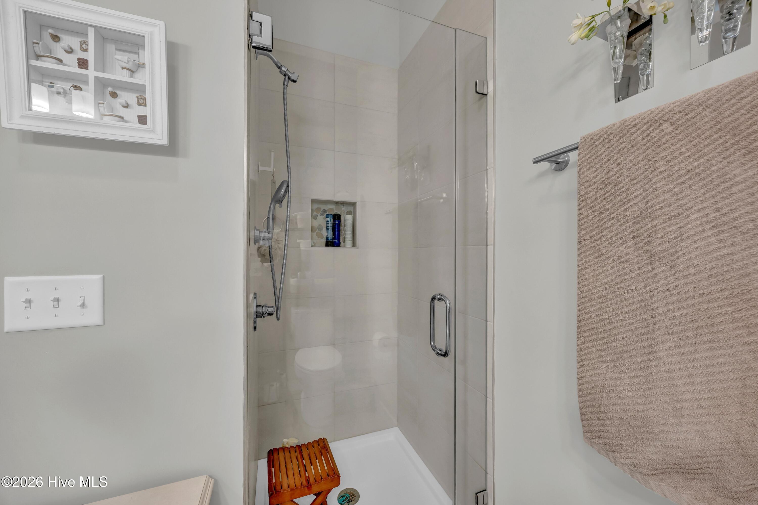 100561235 | Photo 15