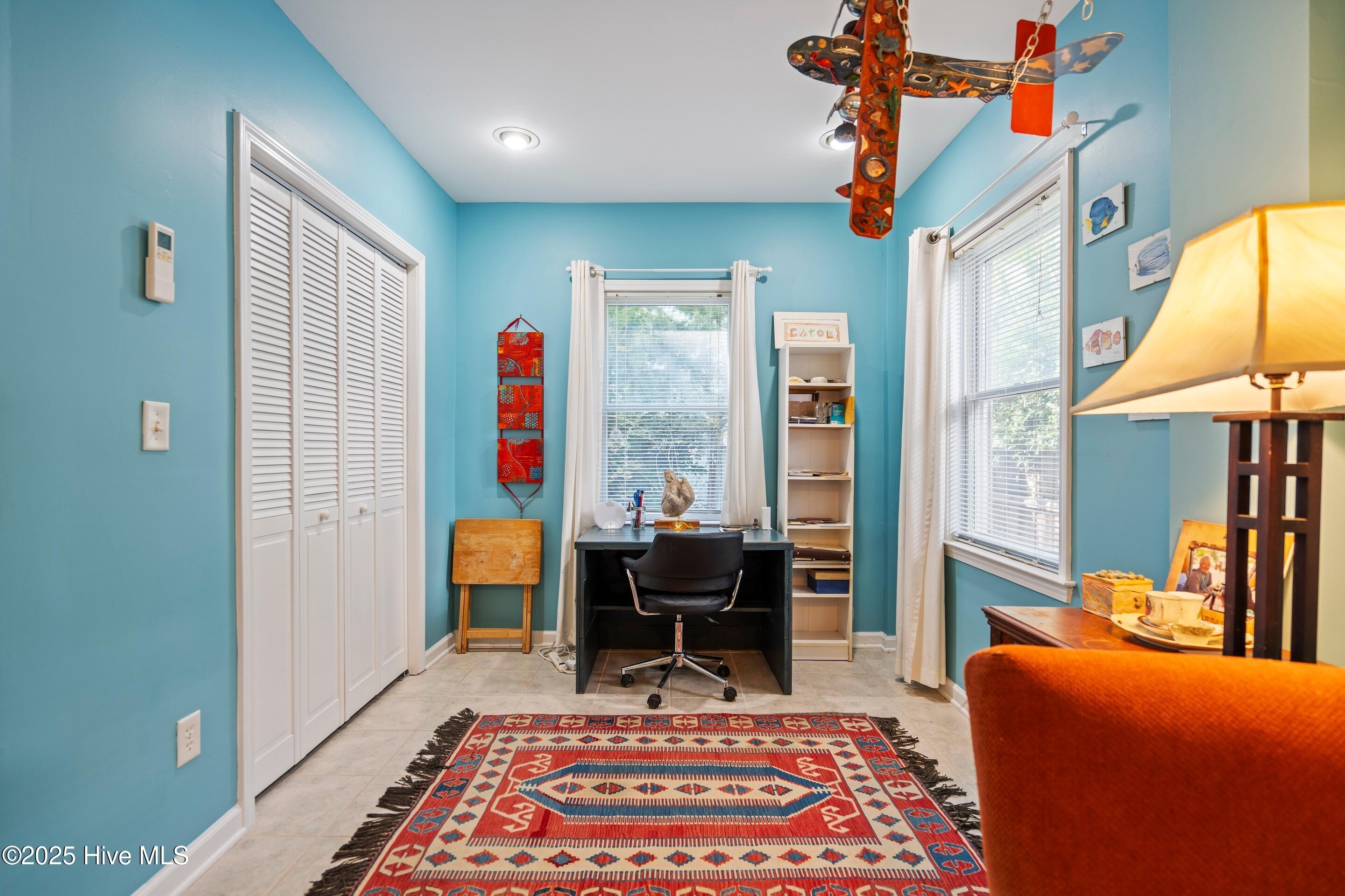 100535794 | Photo 47