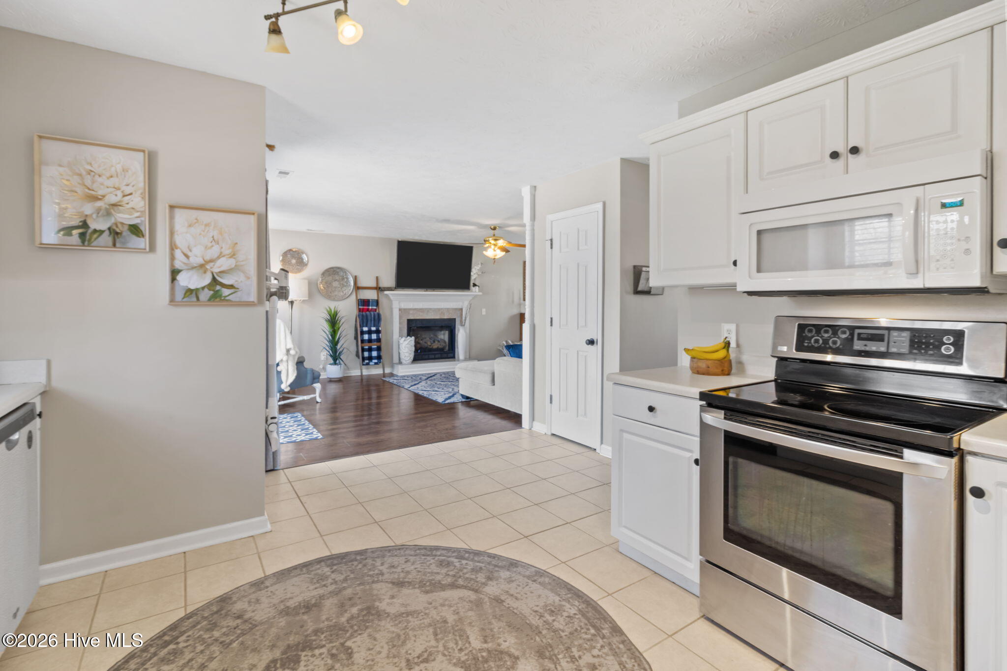 100561943 | Photo 14