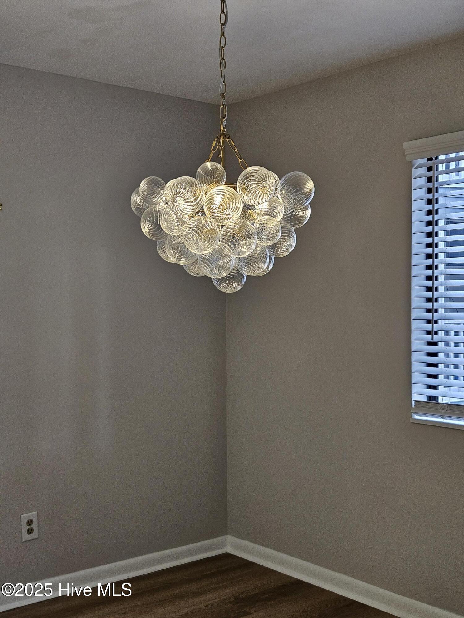 100540058 | Photo 17