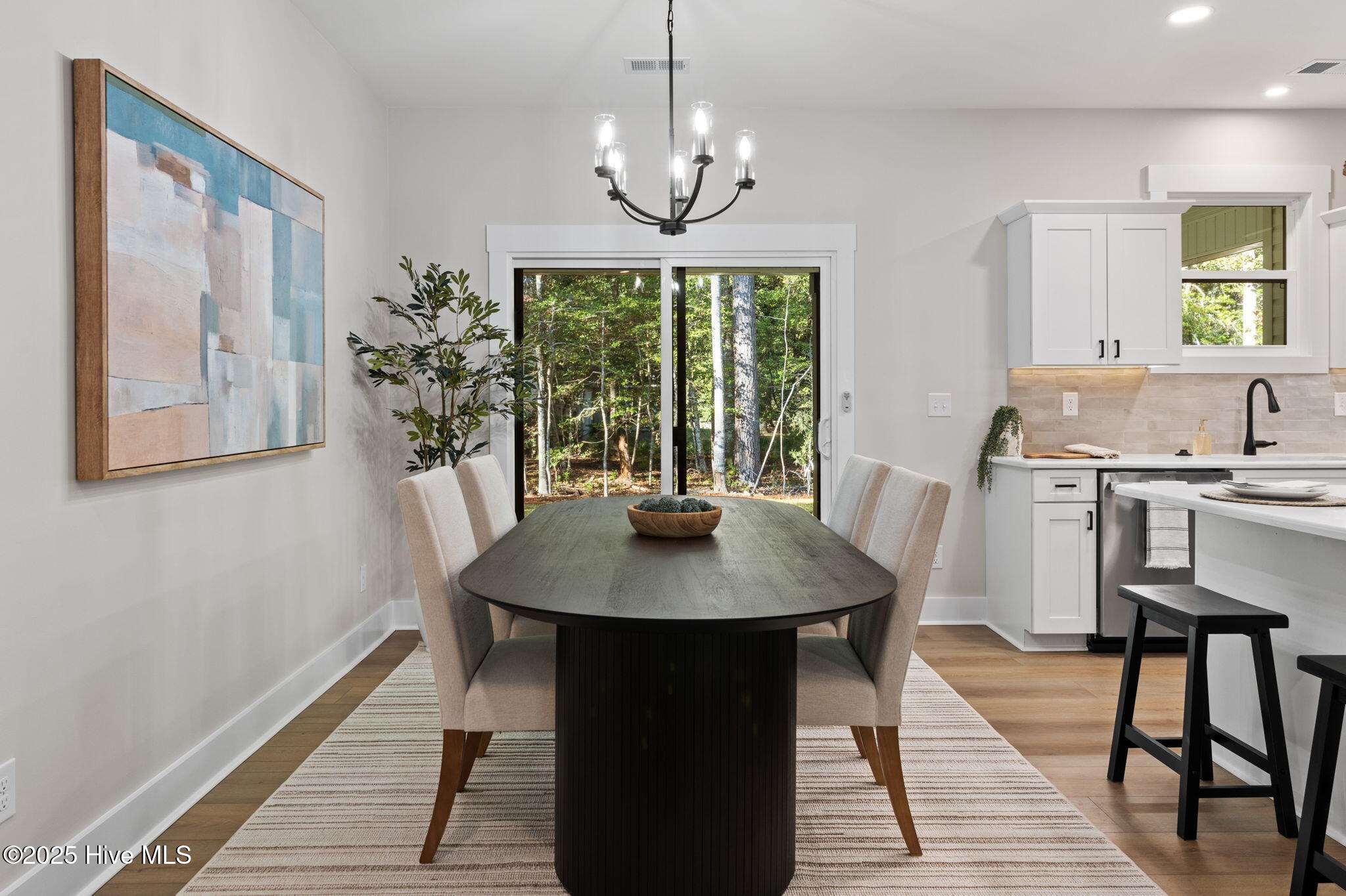 100537553 | Photo 22