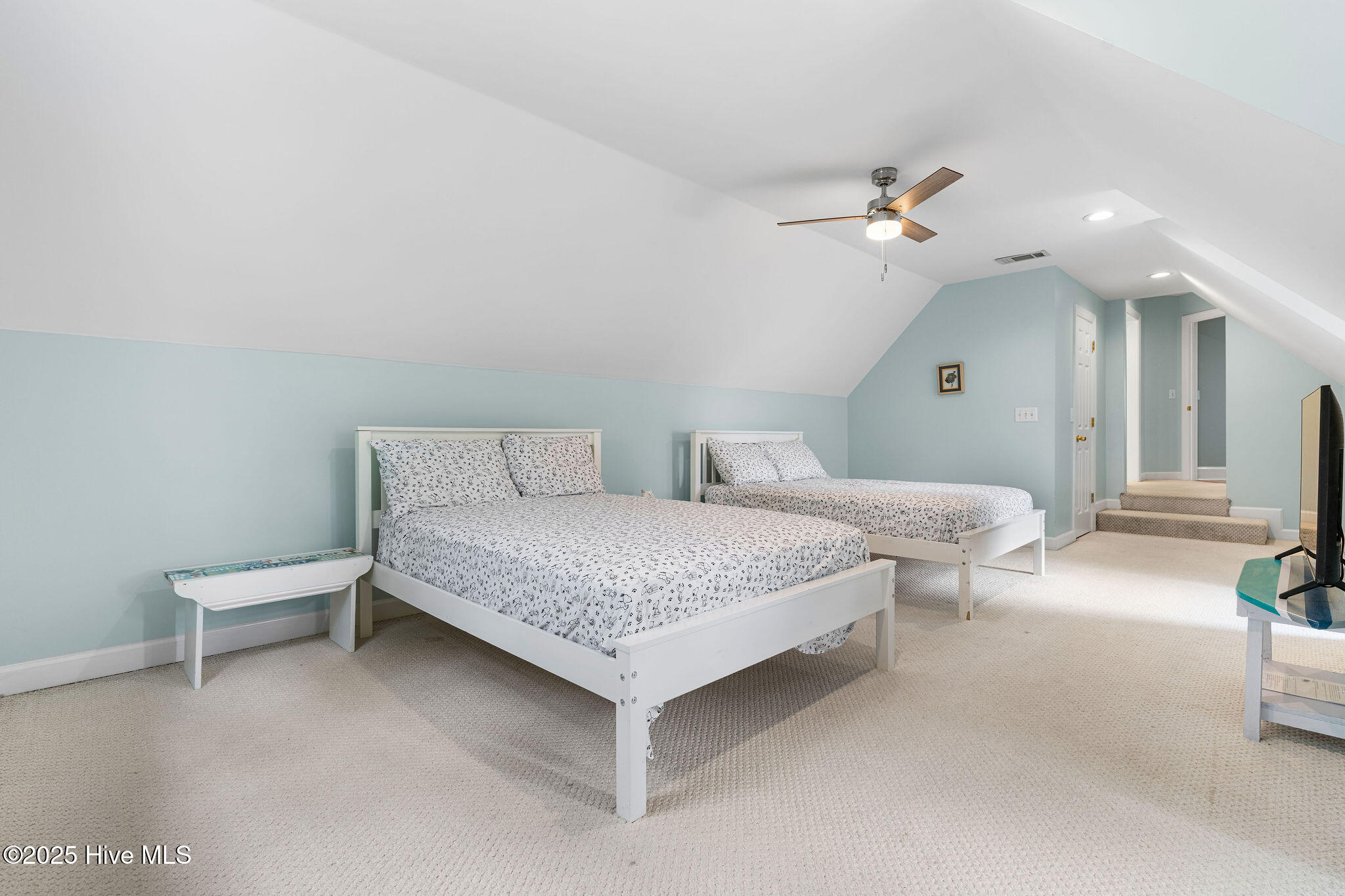 100556700 | Photo 54