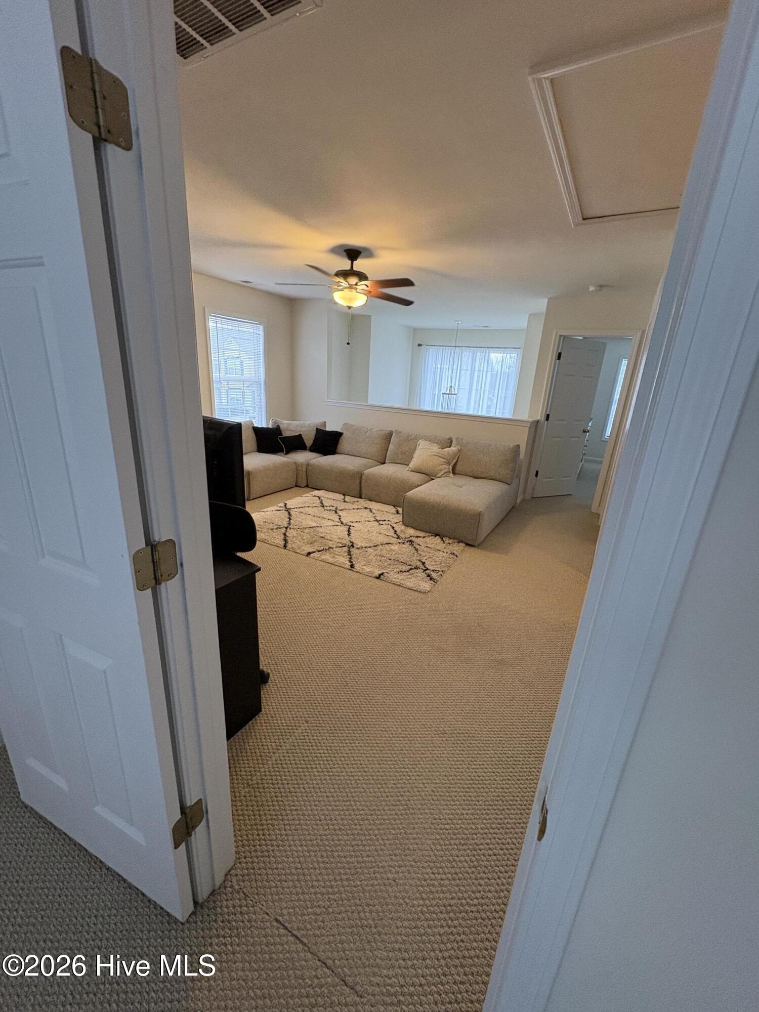 100551333 | Photo 13