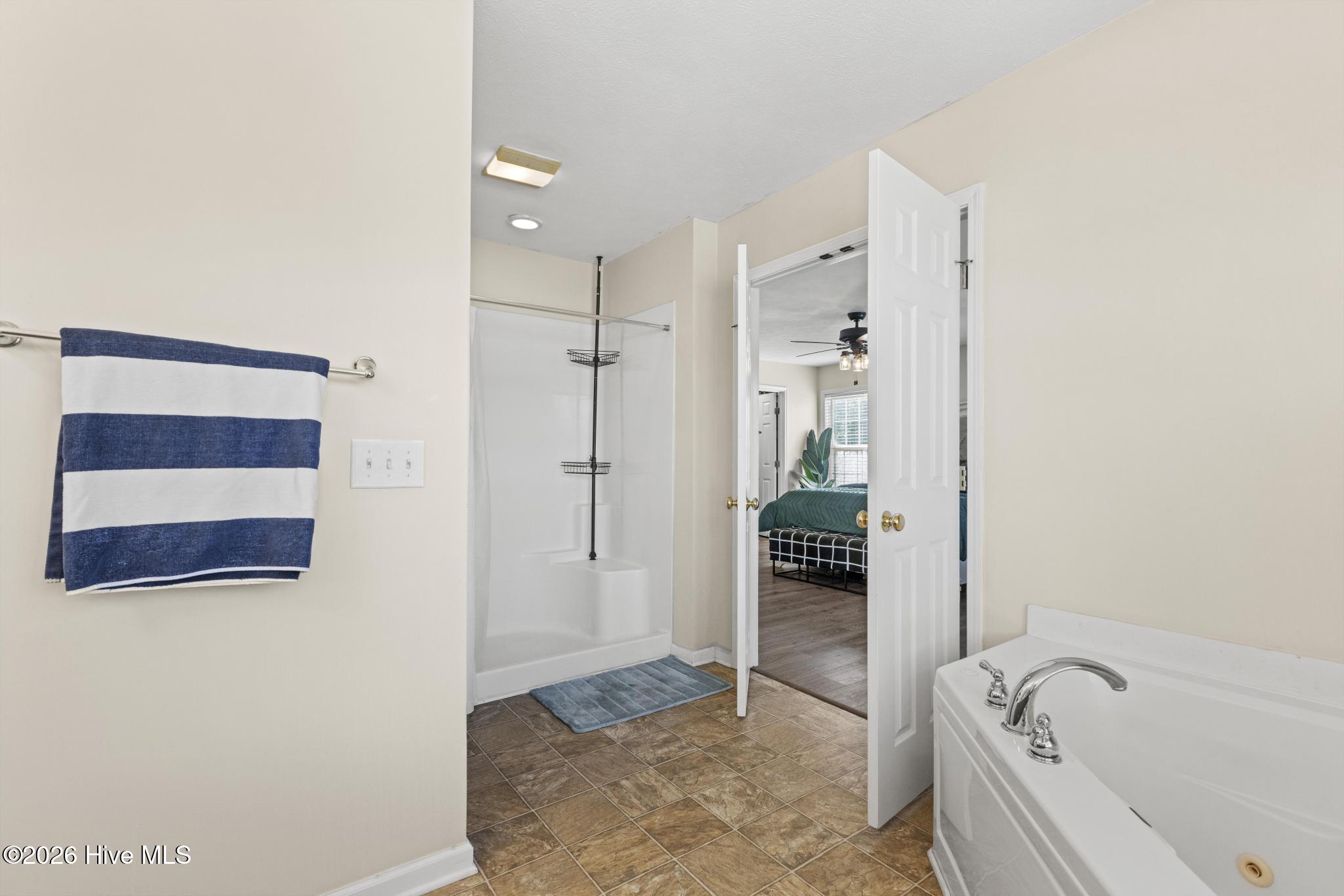 100567348 | Photo 17