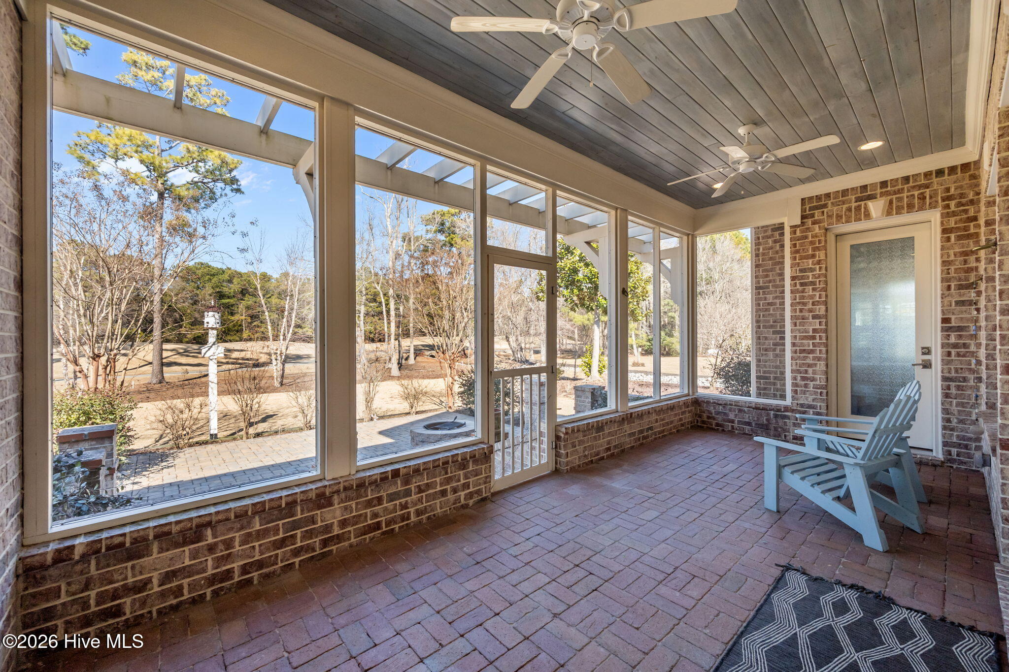 100554318 | Photo 53