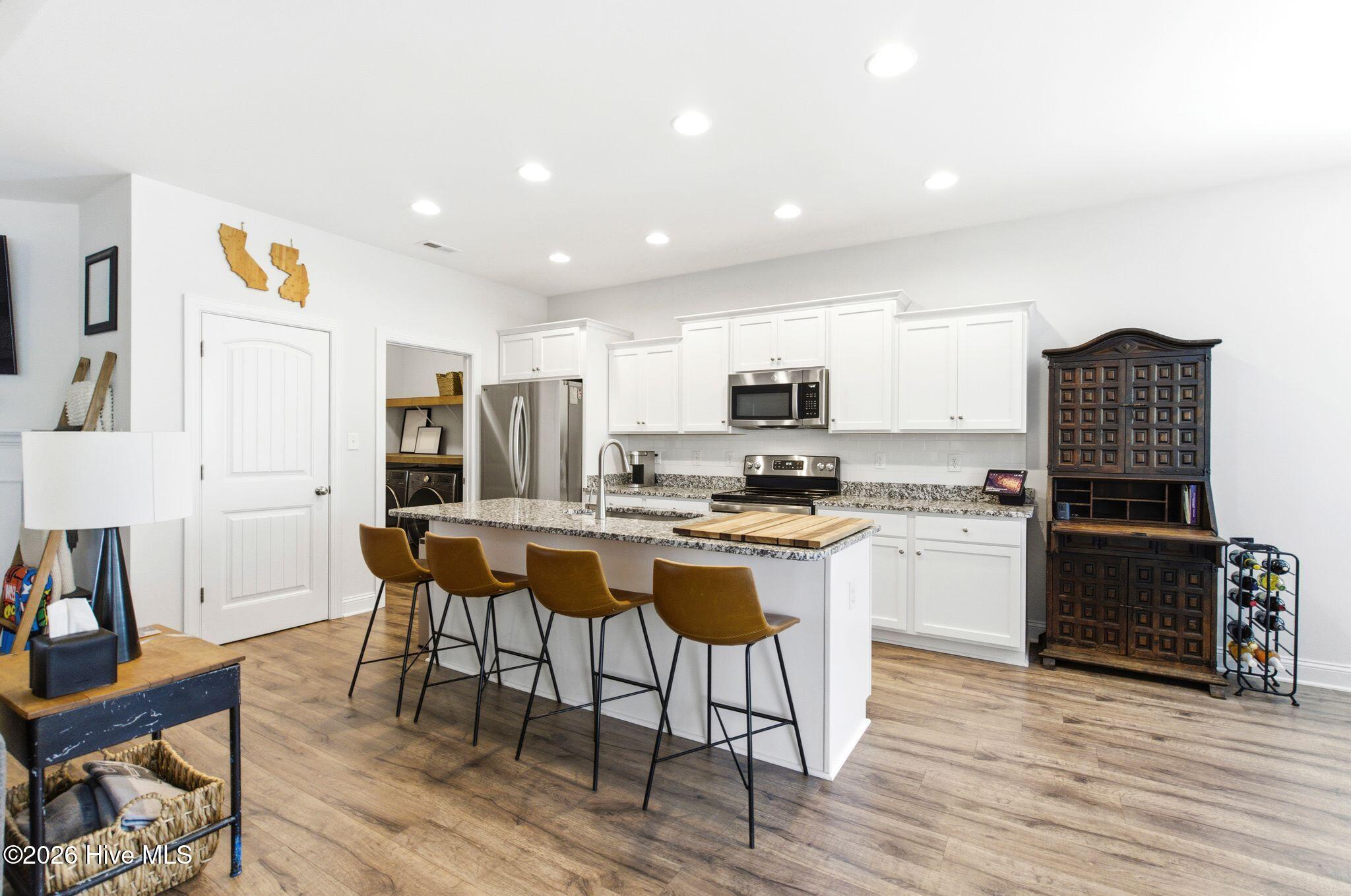 100563255 | Photo 12