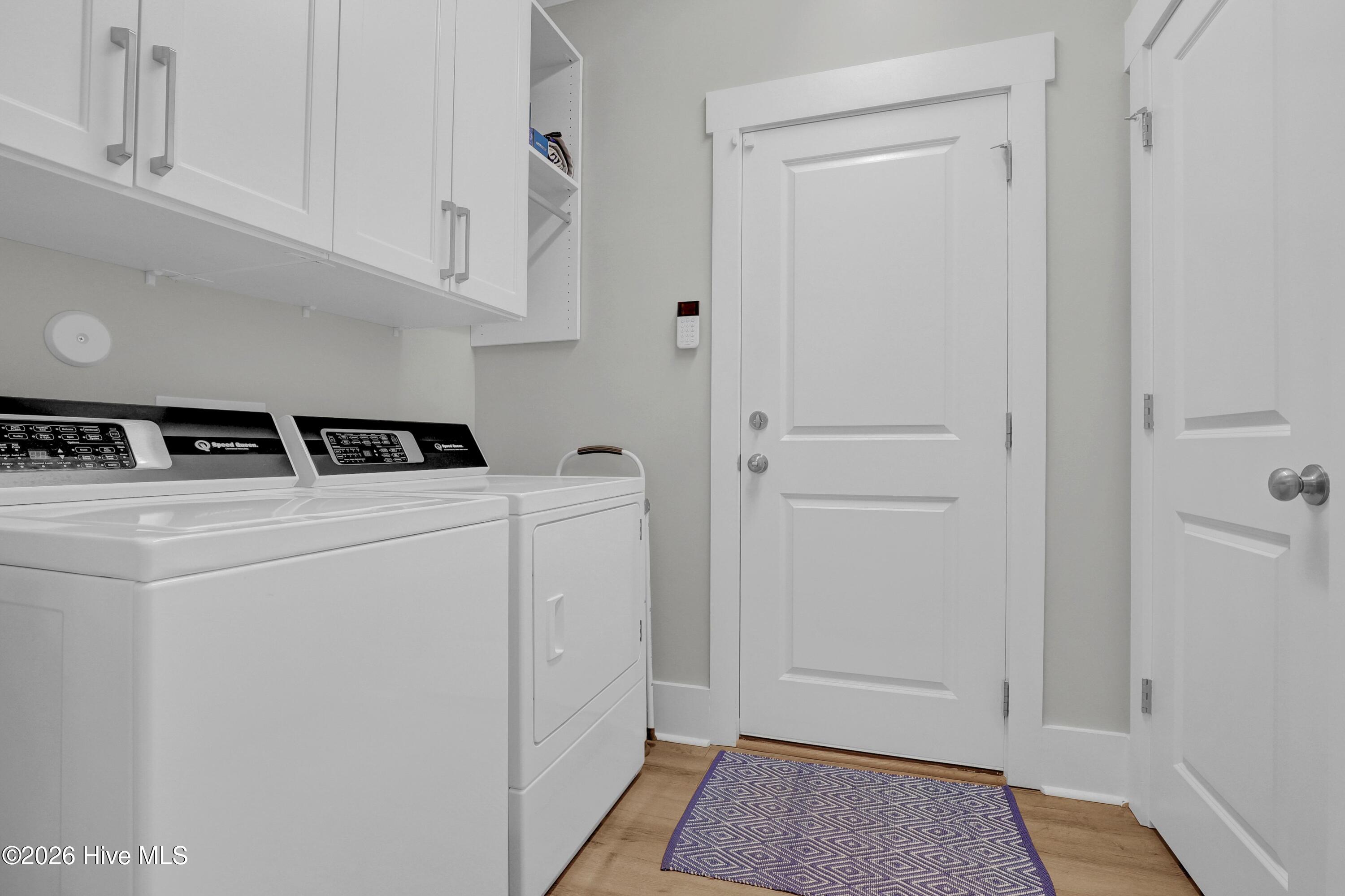 100565669 | Photo 37