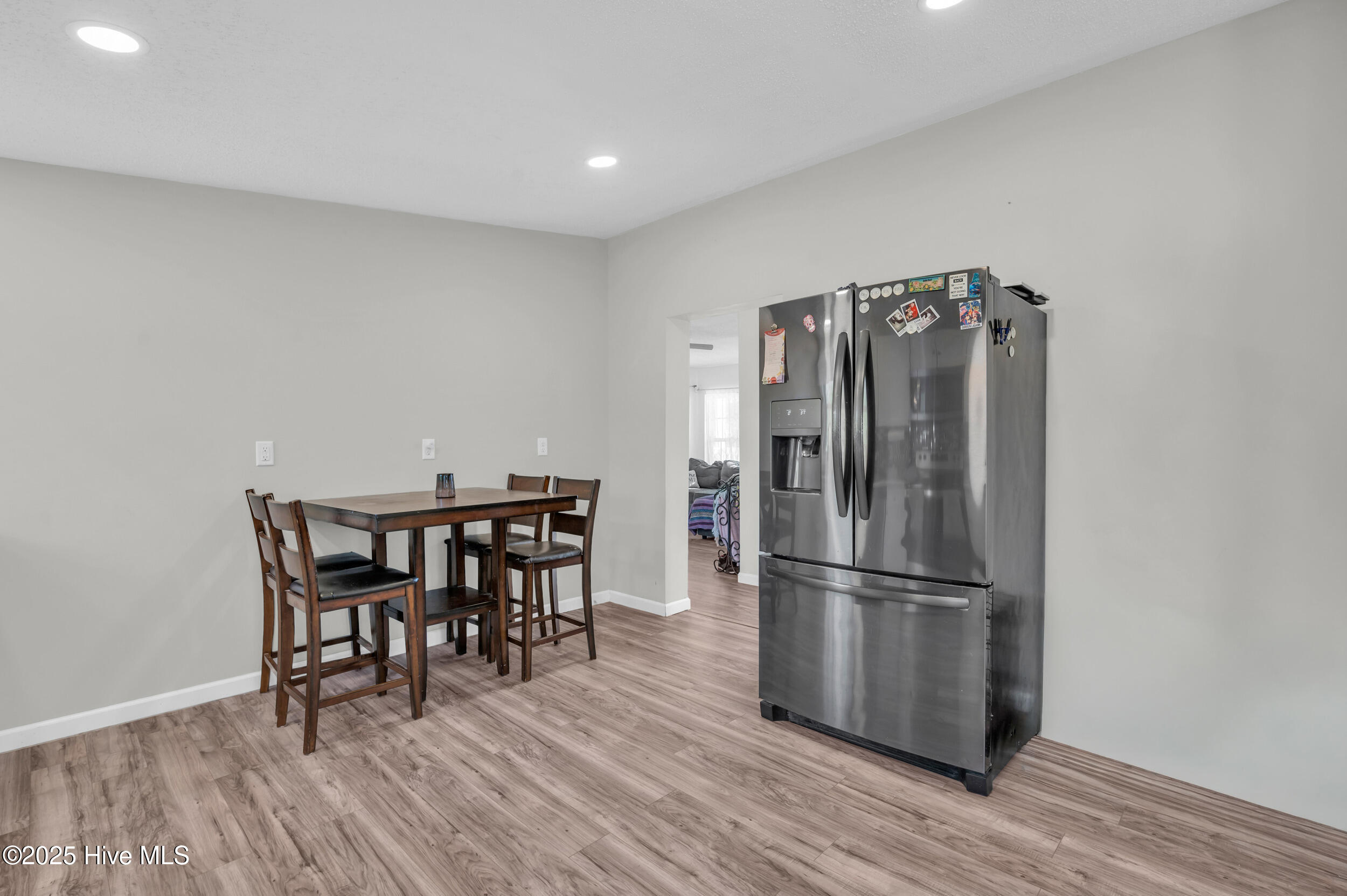 100518918 | Photo 11