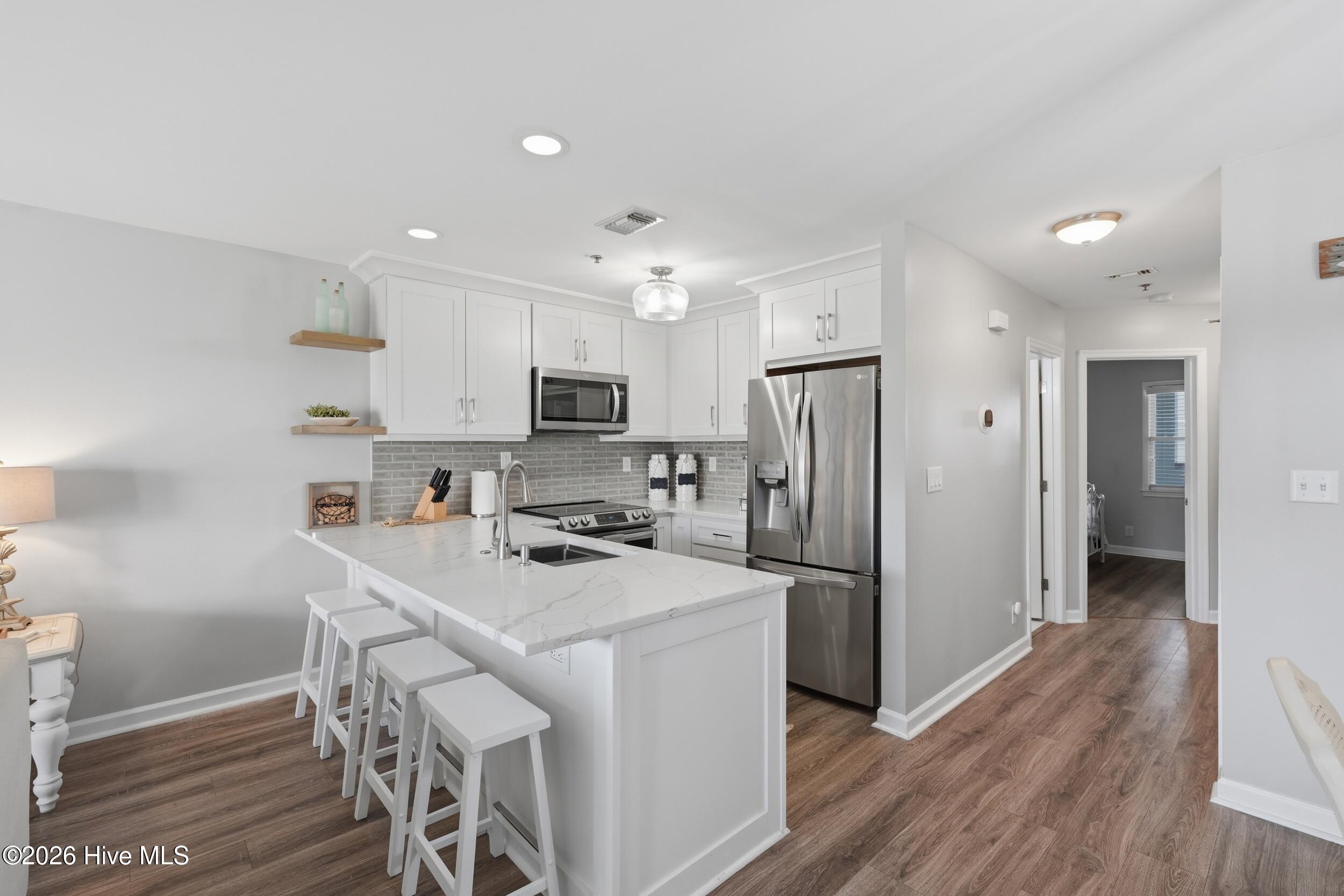 100560519 | Photo 26