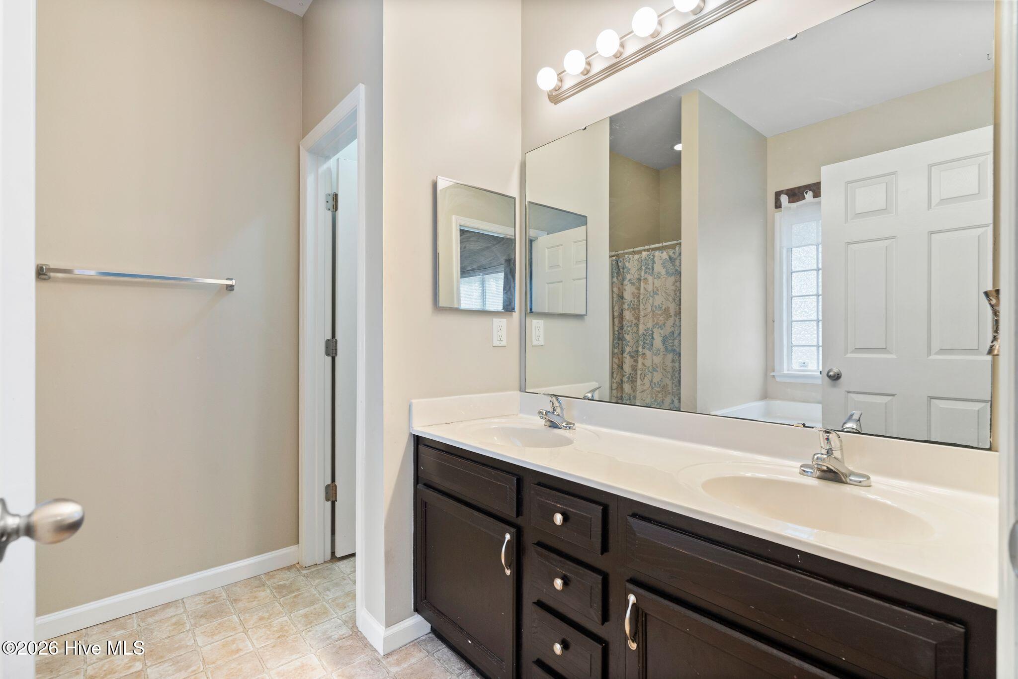 100553781 | Photo 14