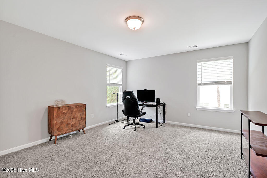 100563599 | Photo 46