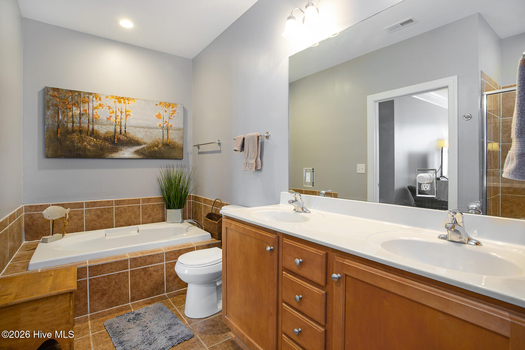 100563868 | Photo 18