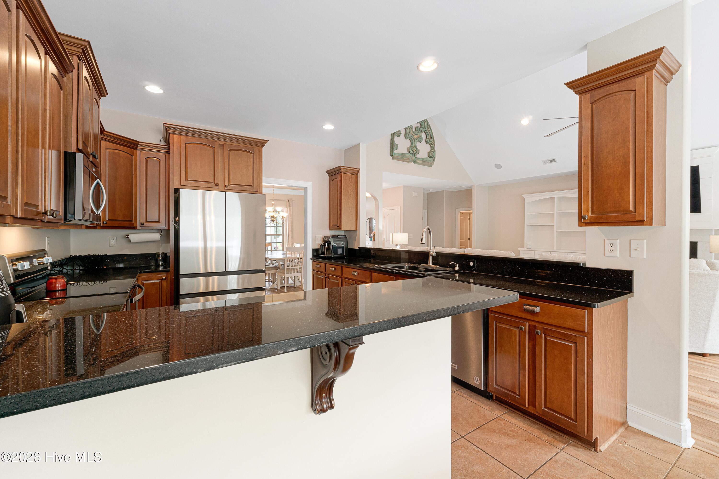 412 Waverly Court,Newport