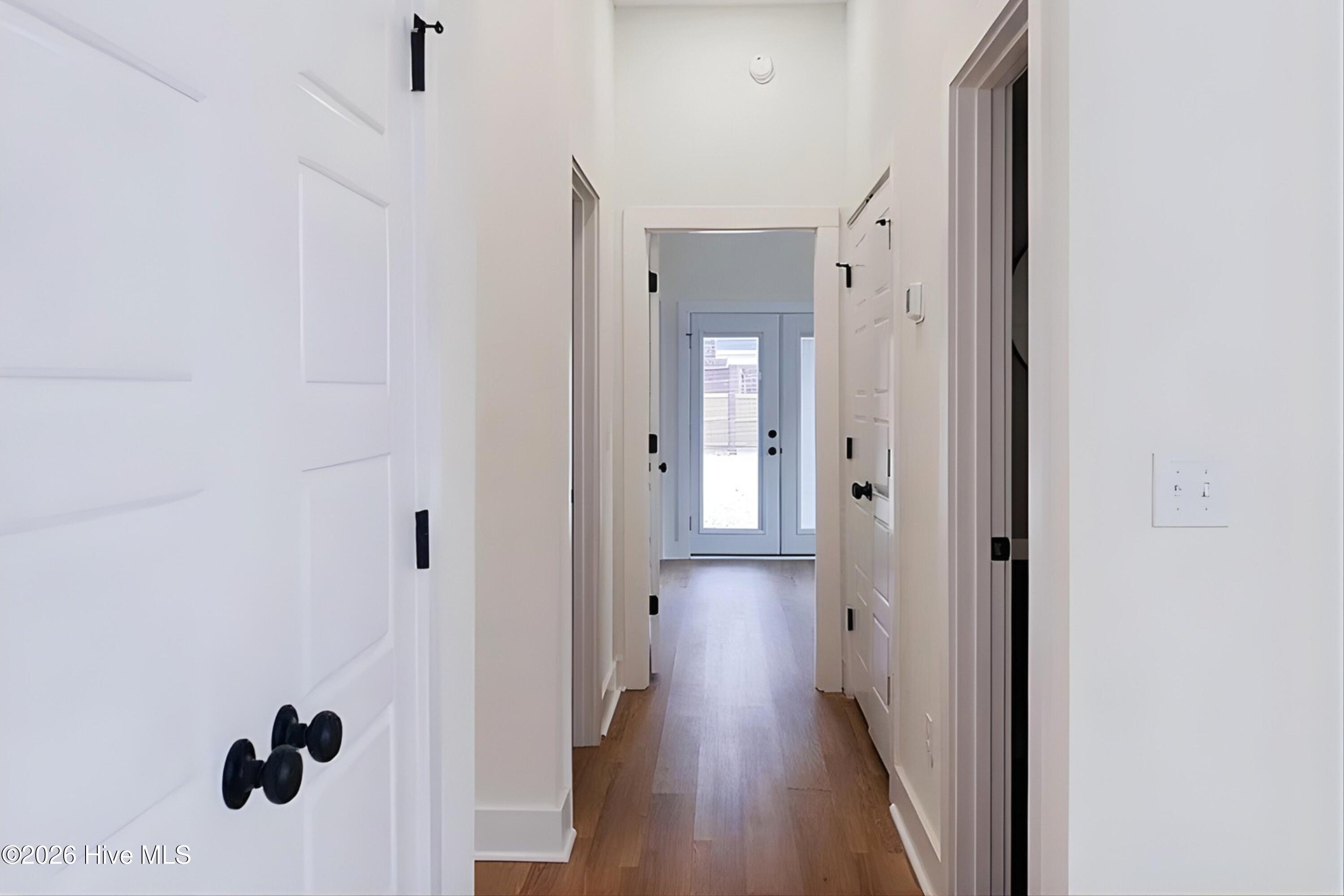 100568666 | Photo 15