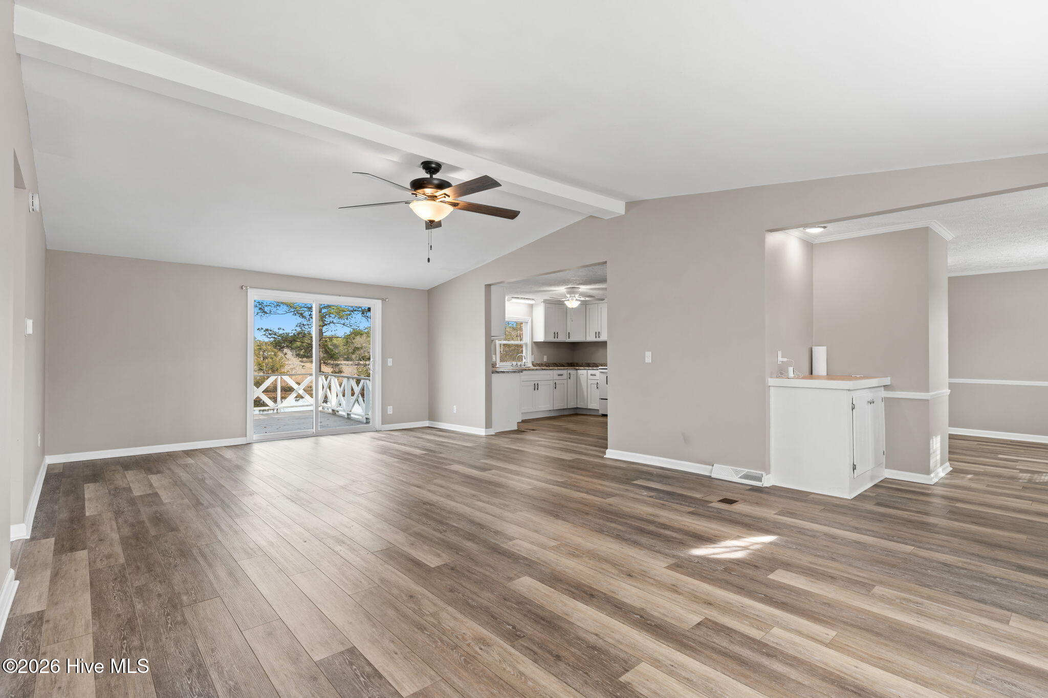 100551725 | Photo 32