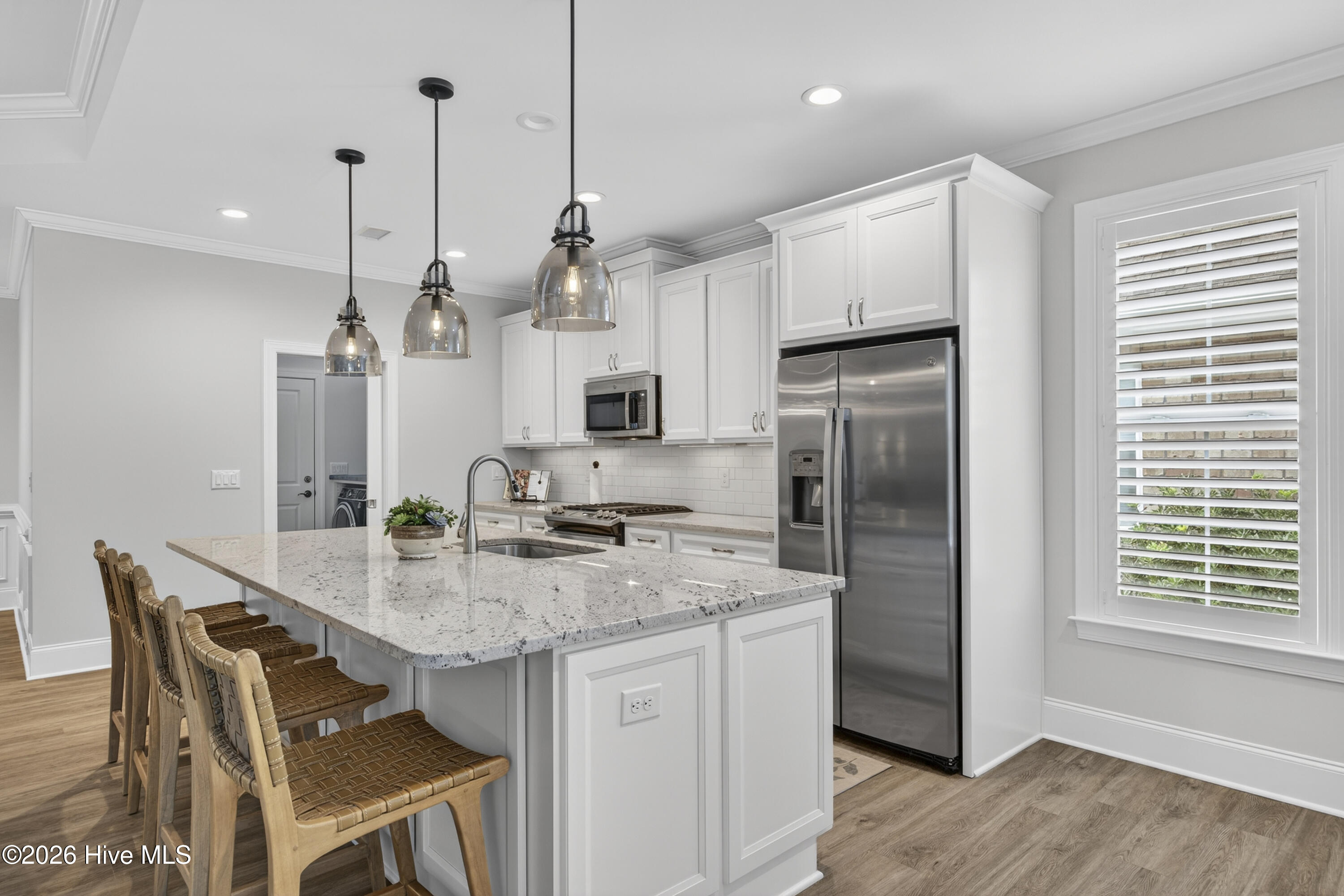 100551678 | Photo 25