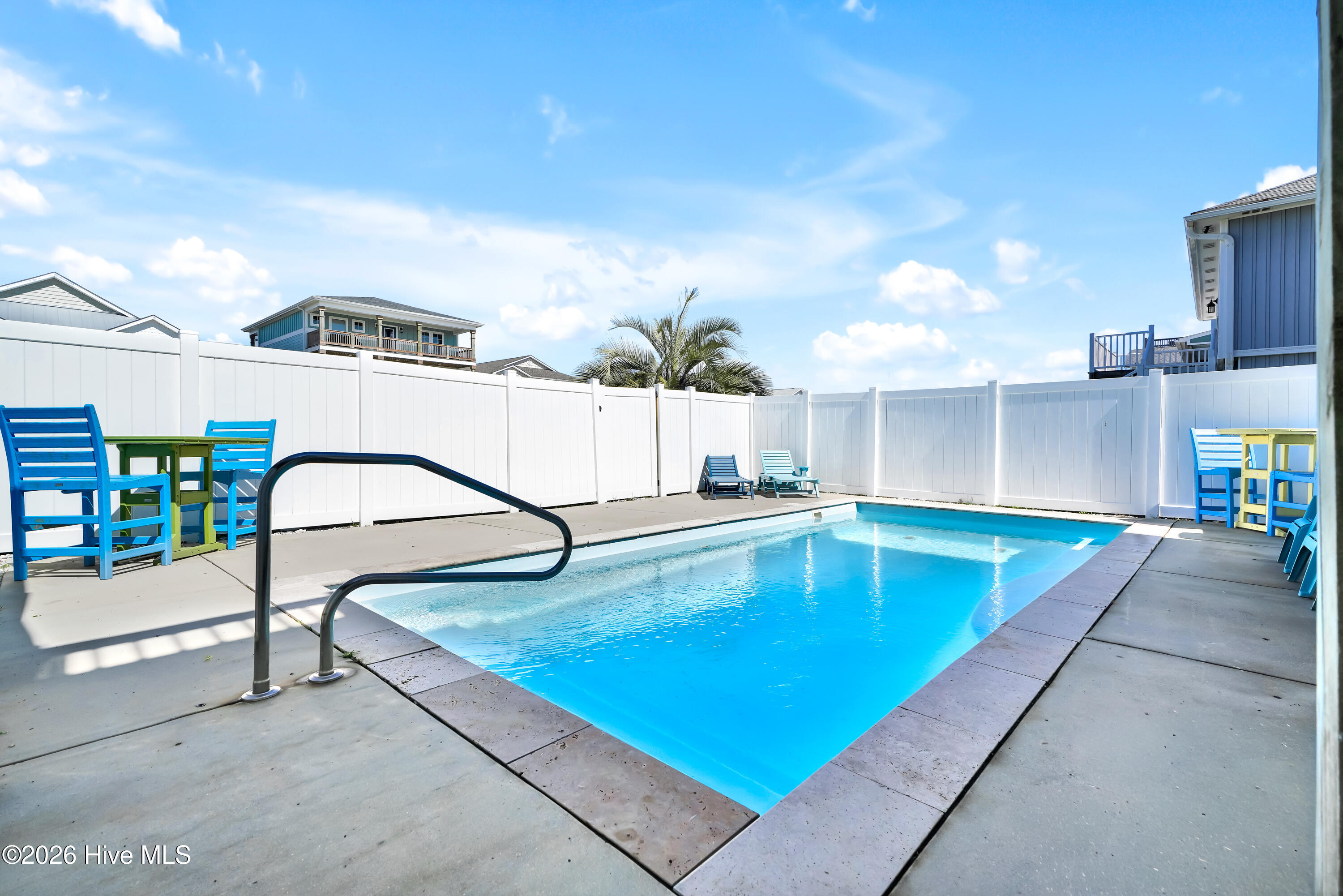 100559686 | Photo 13