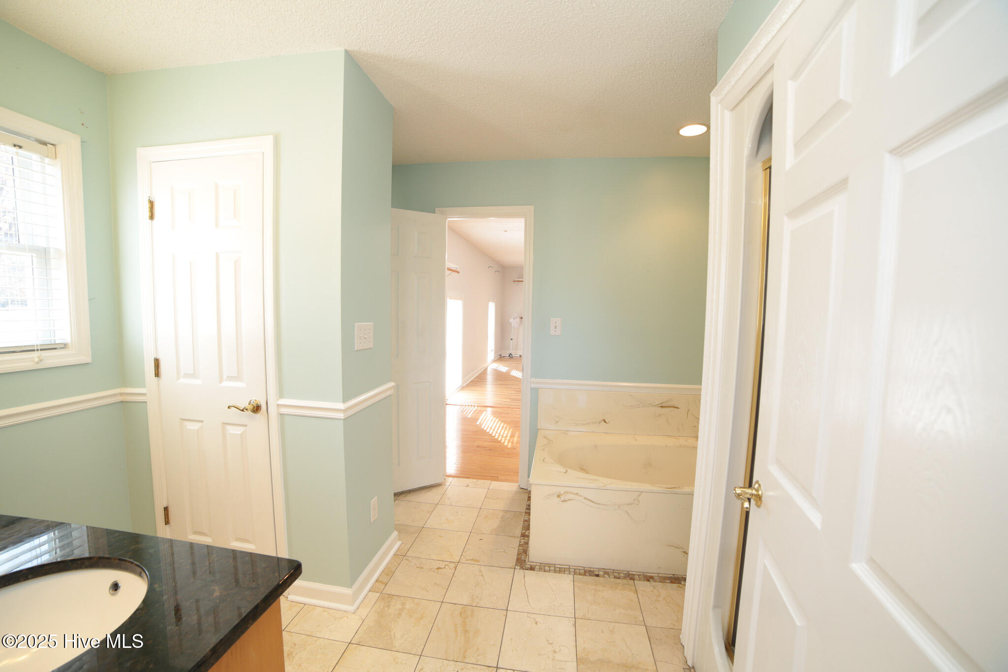 100546342 | Photo 73