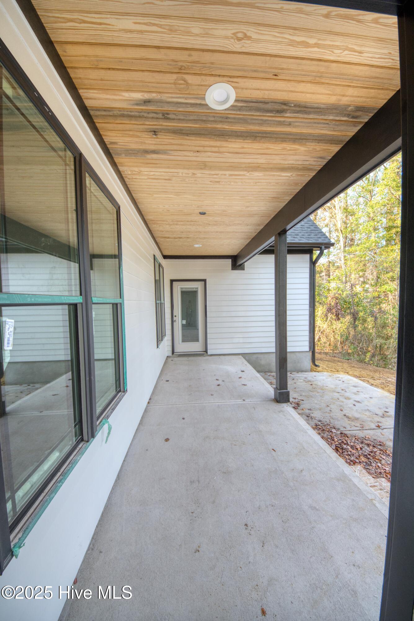 100539282 | Photo 22