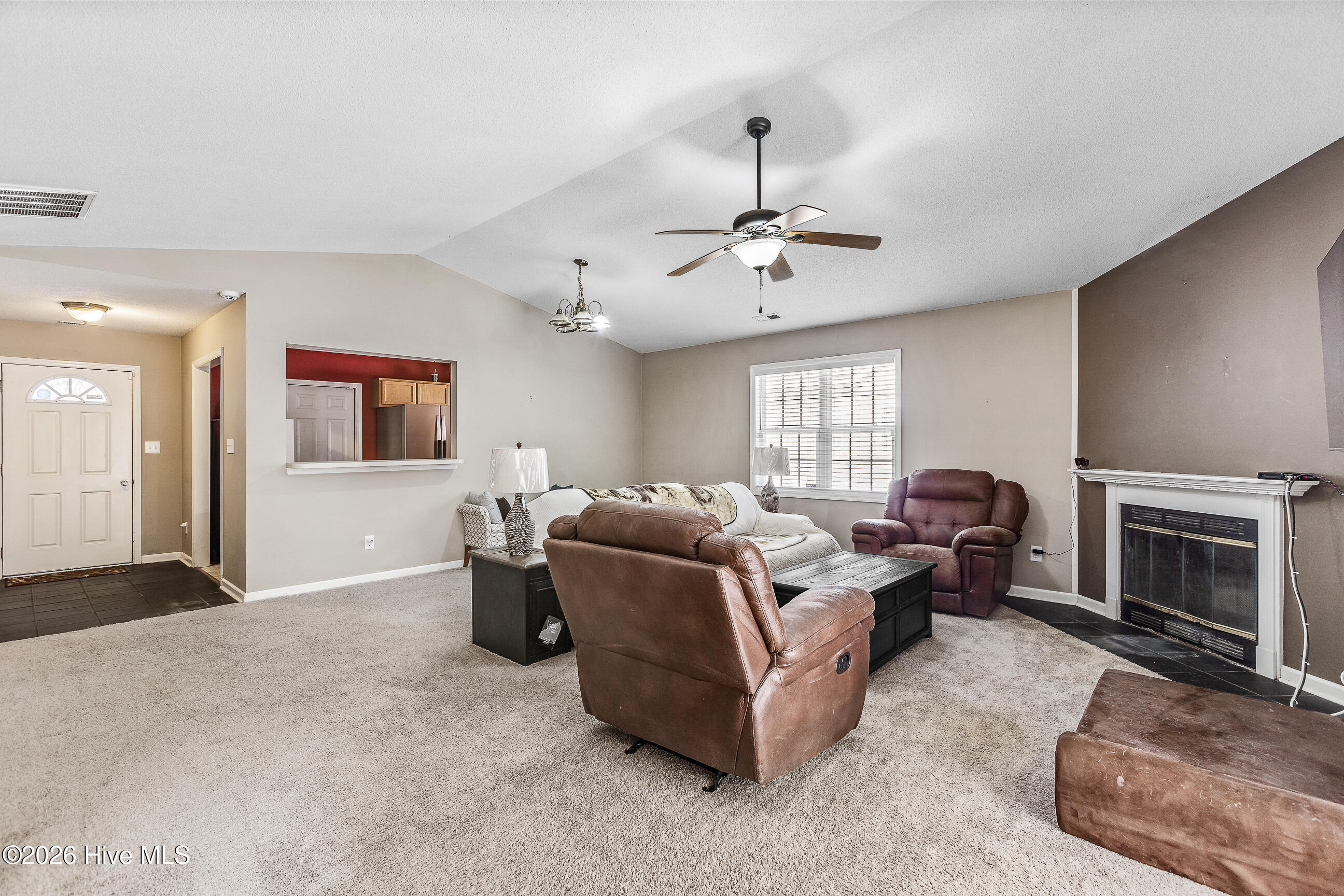 100566424 | Photo 11