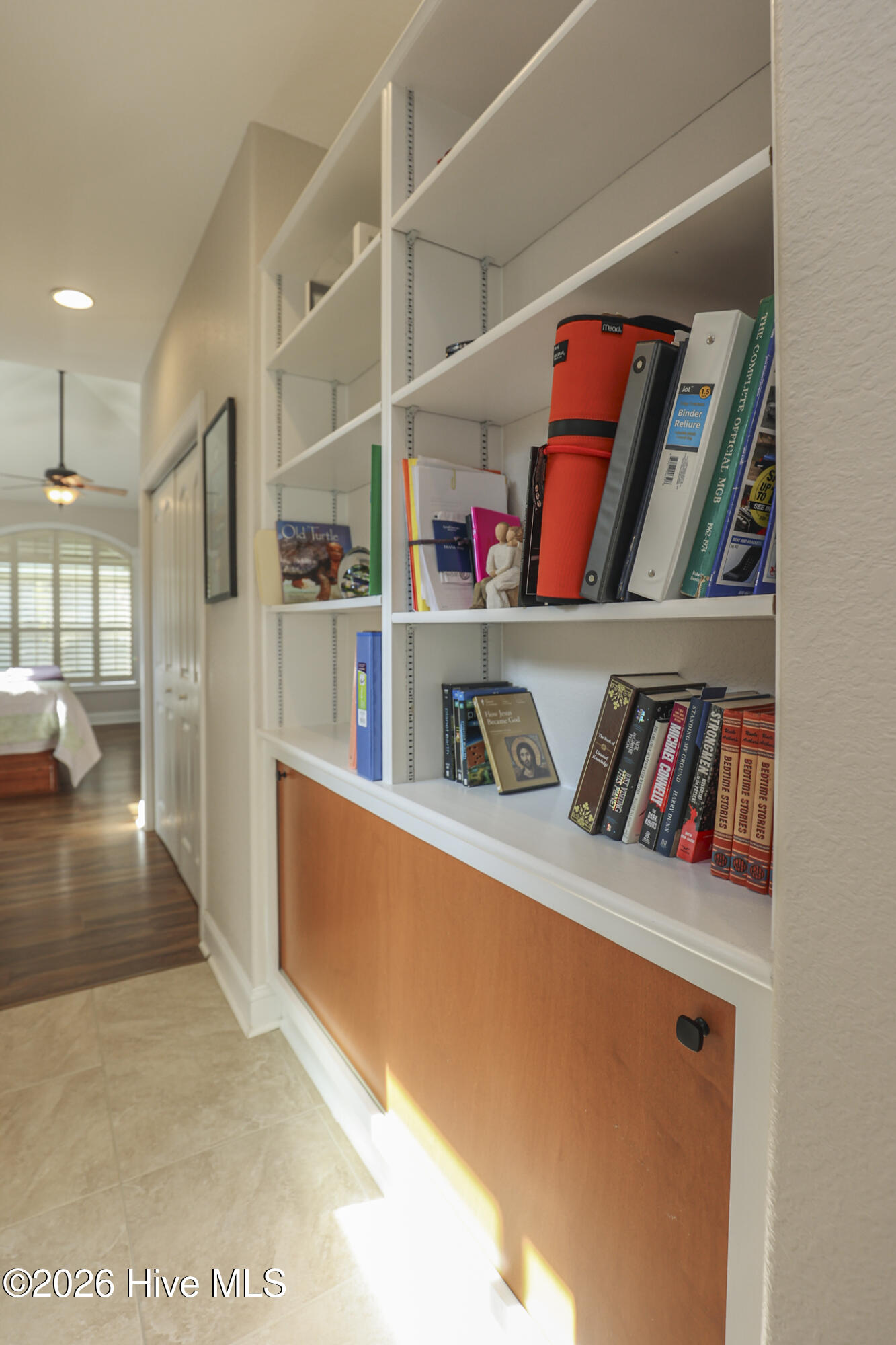 100564942 | Photo 86