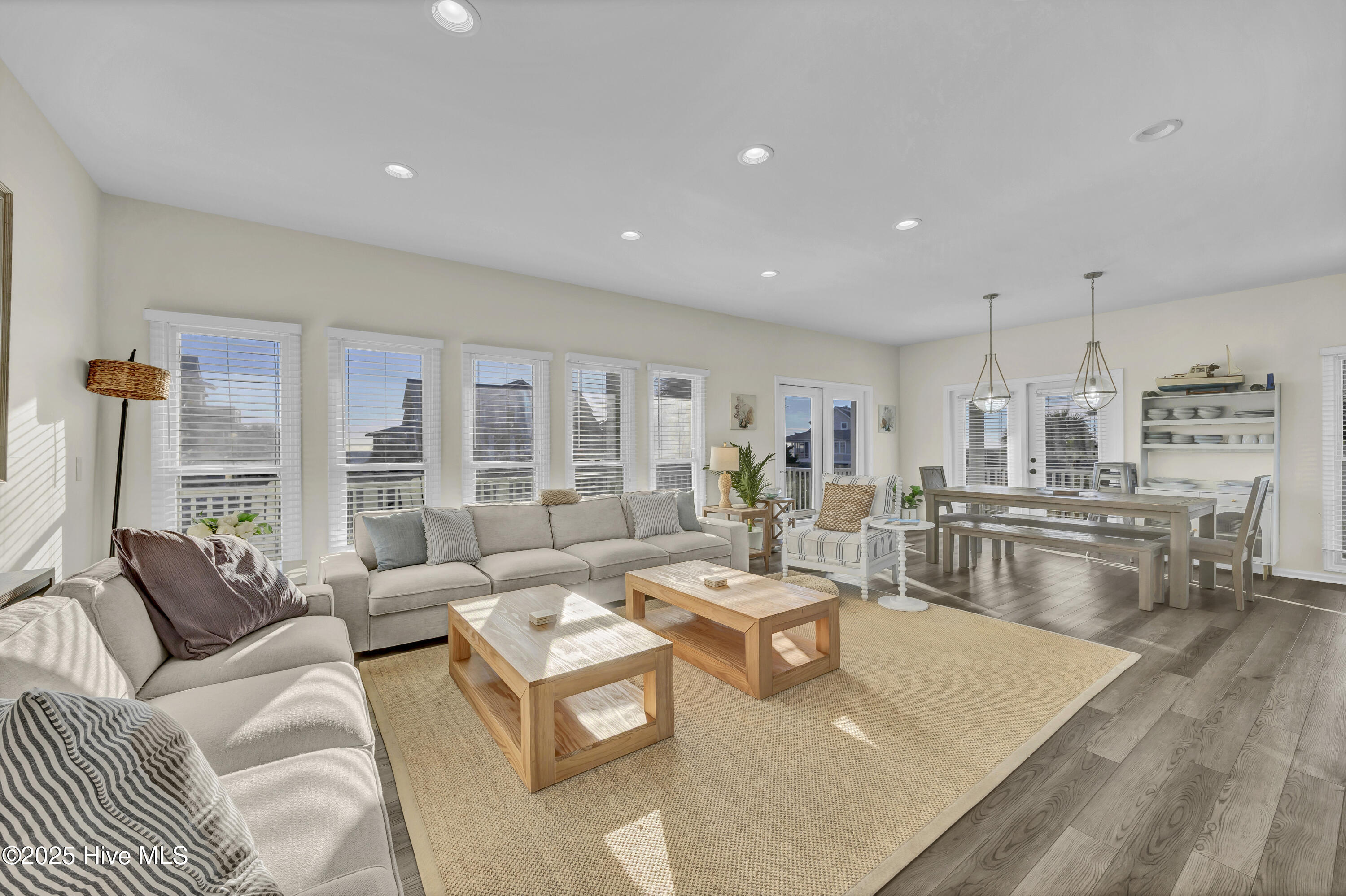 100546577 | Photo 13