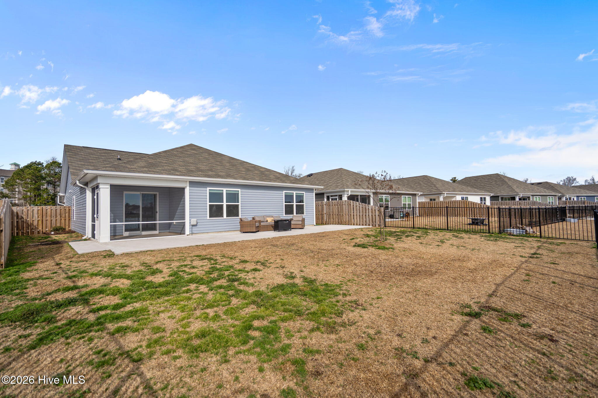 100555657 | Photo 45