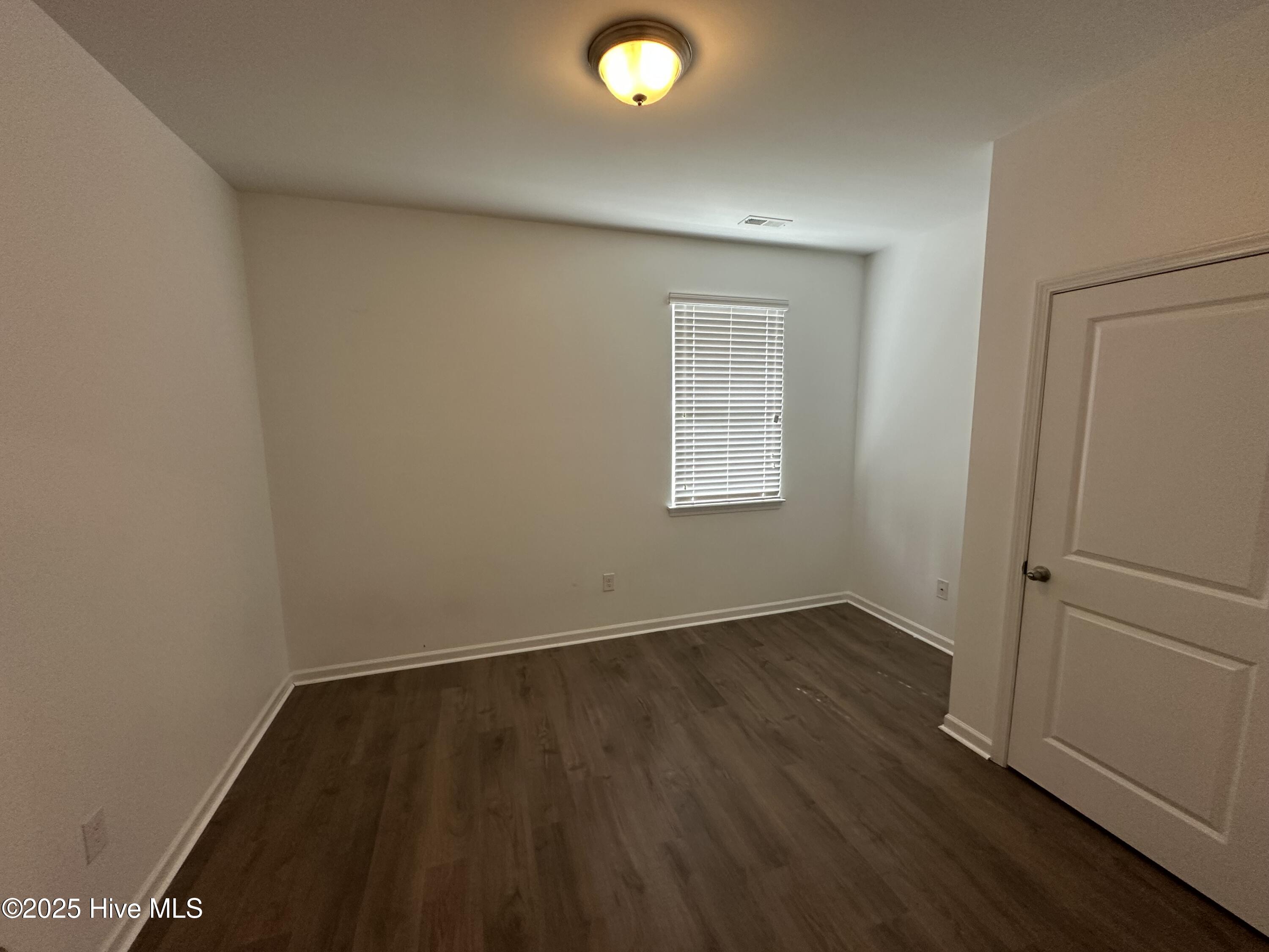 100528717 | Photo 13