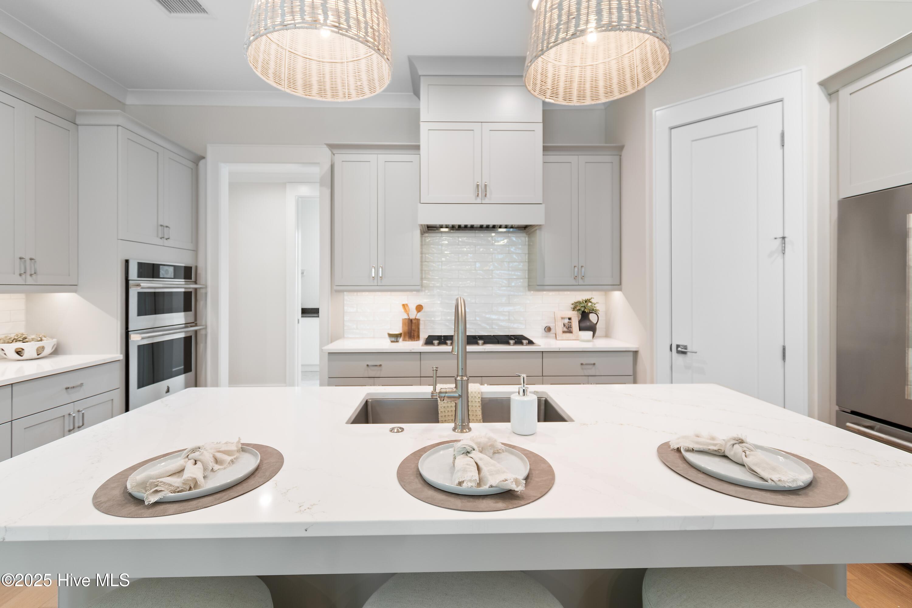 100492285 | Photo 12