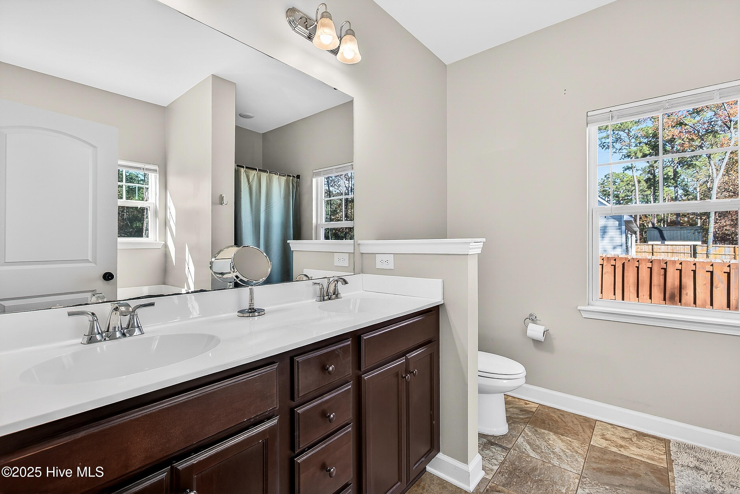 100543581 | Photo 17