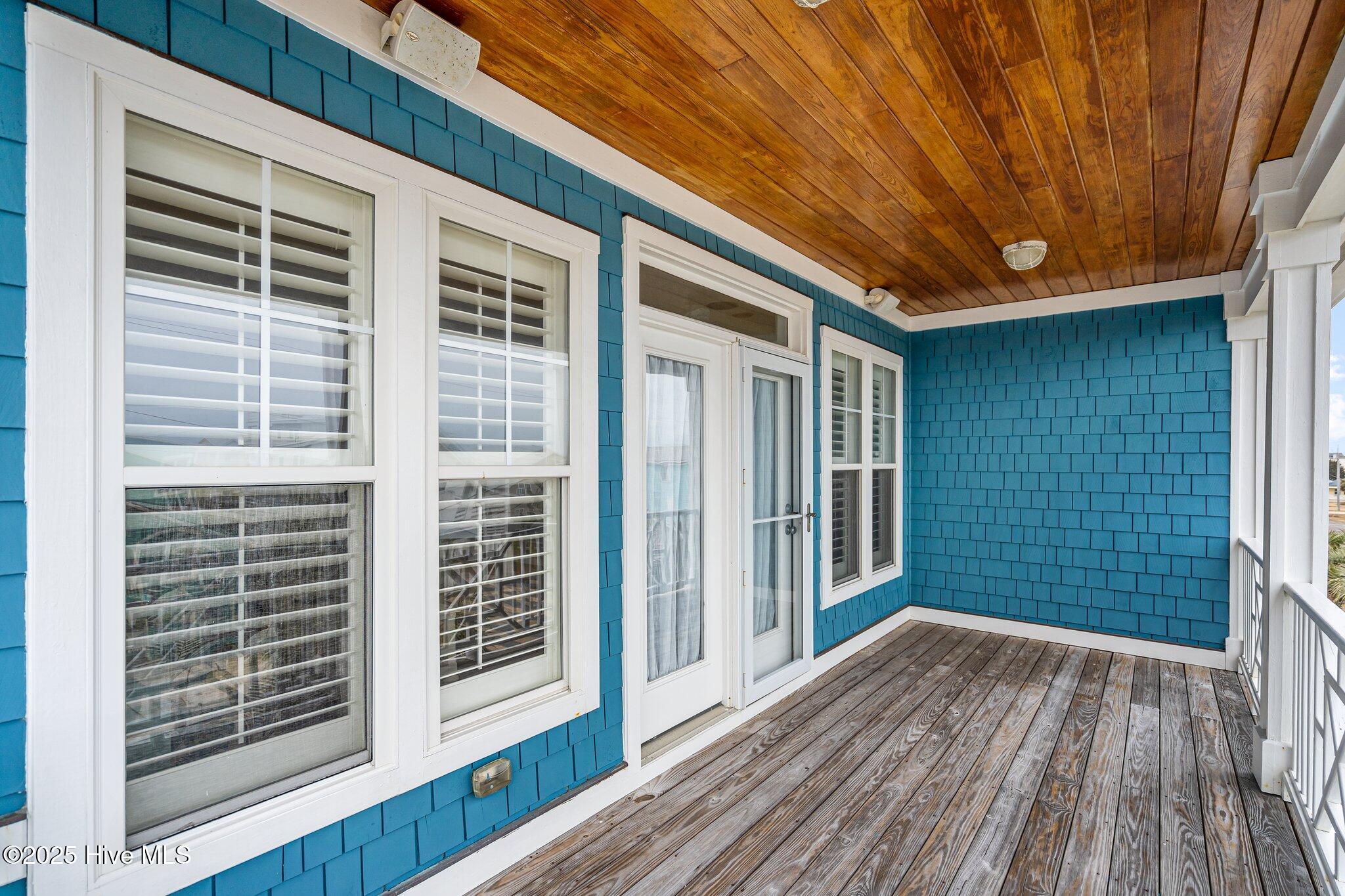 100488551 | Photo 44