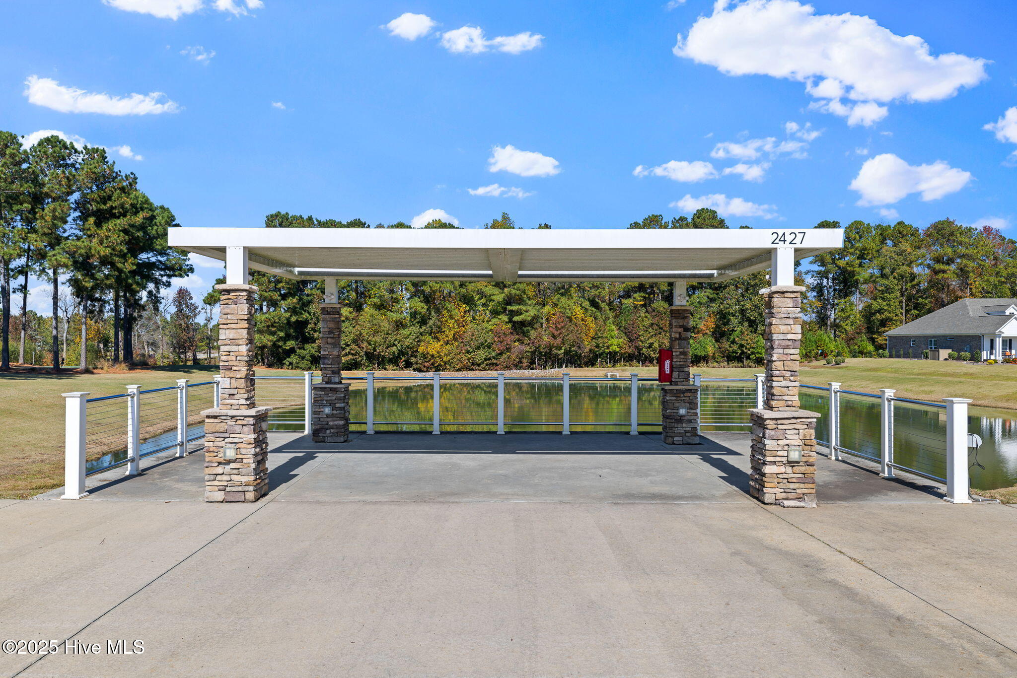 100540140 | Photo 51