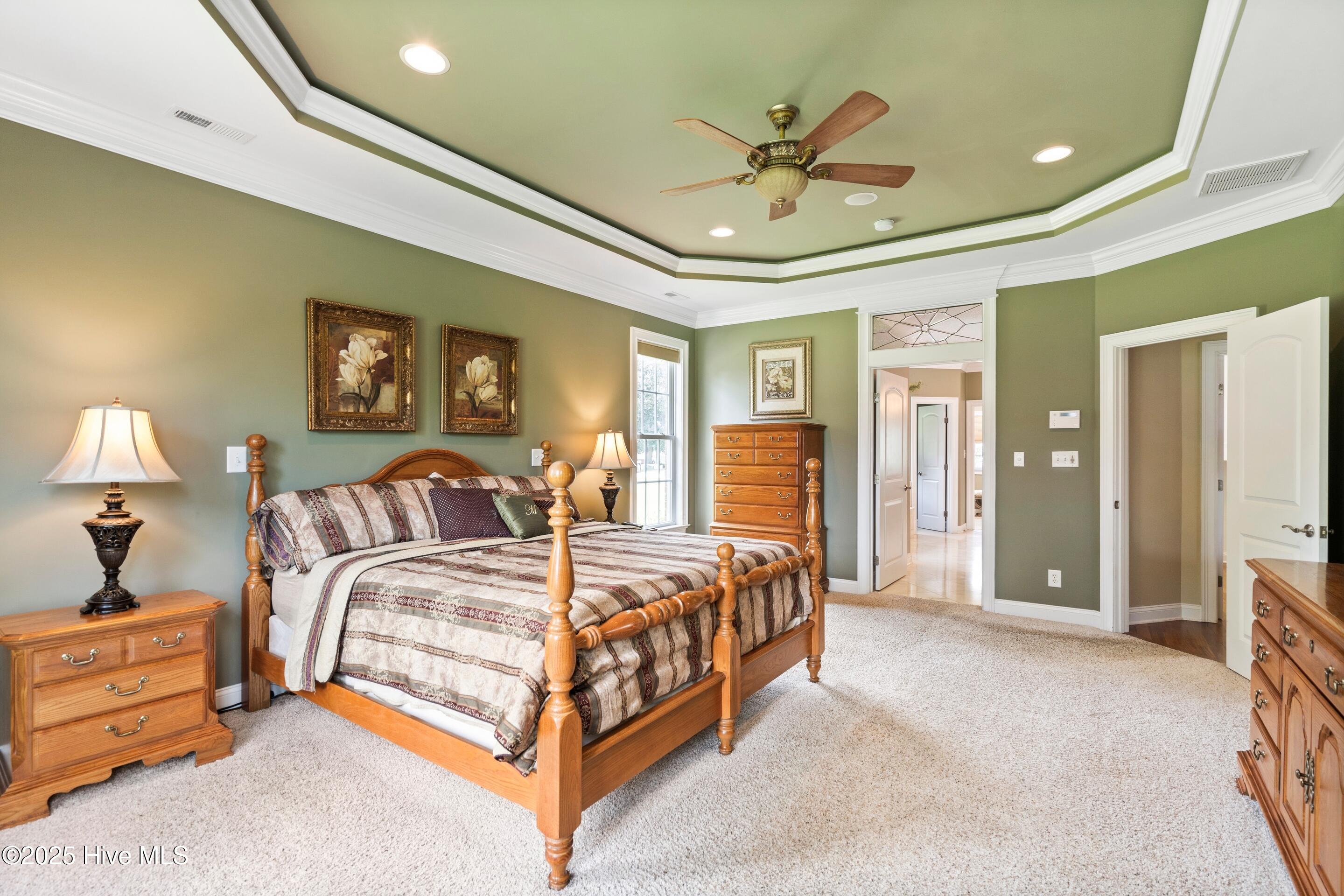 100518438 | Photo 30