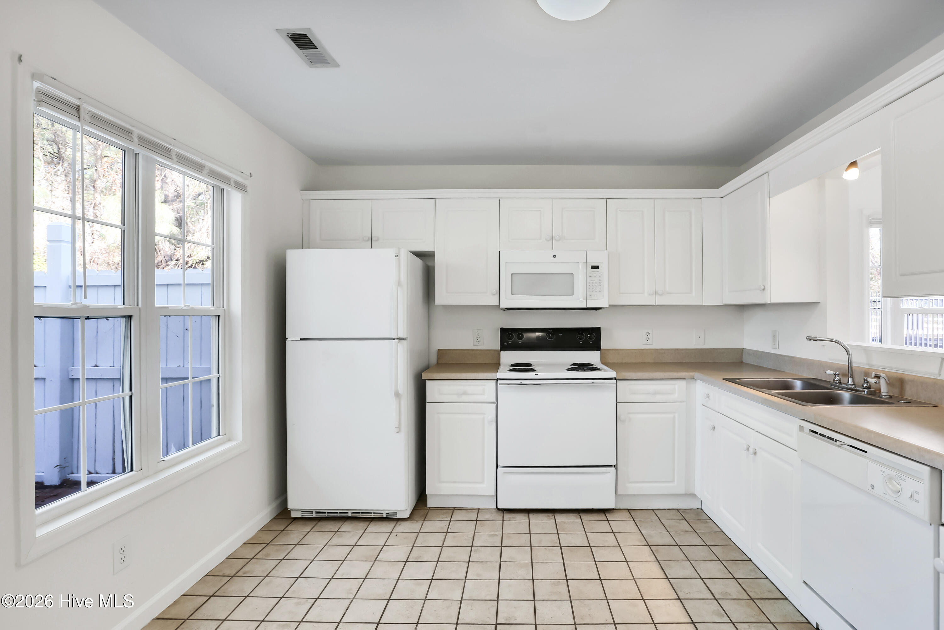 100551471 | Photo 12