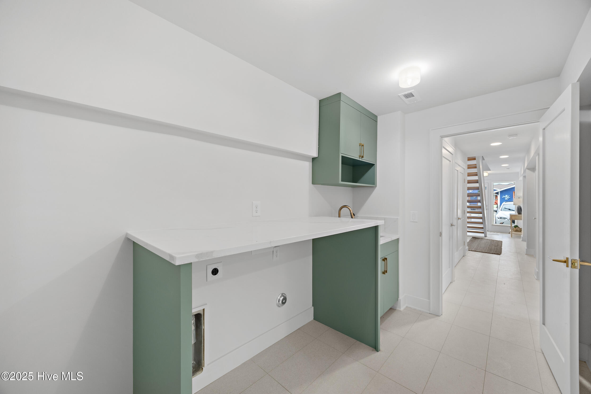 100517468 | Photo 53