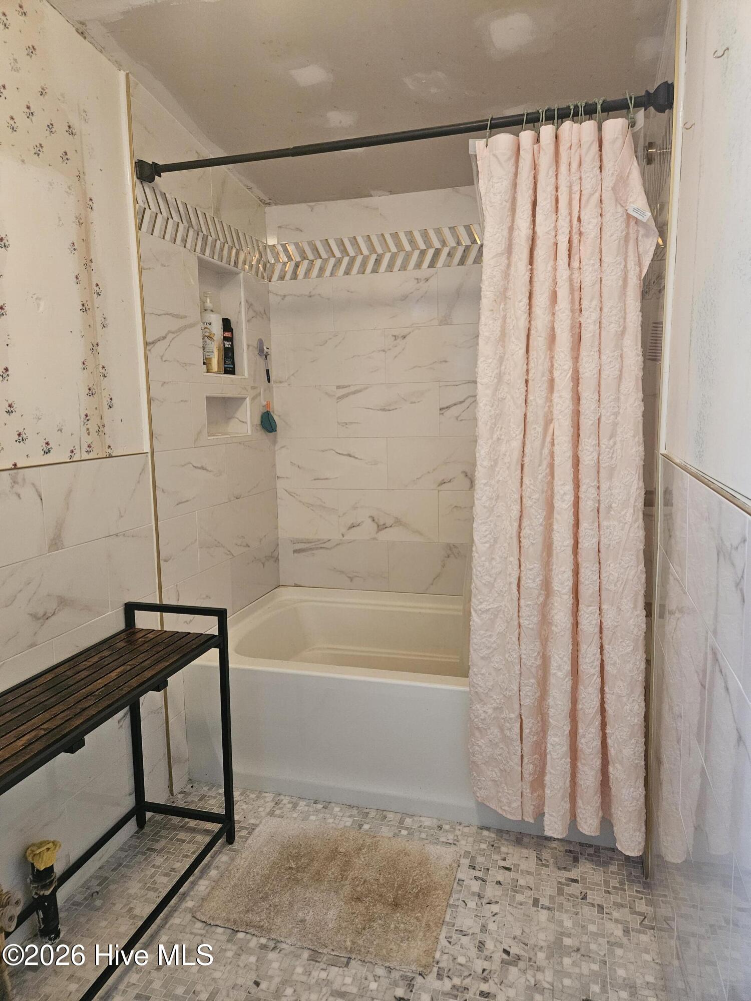 100550080 | Photo 24