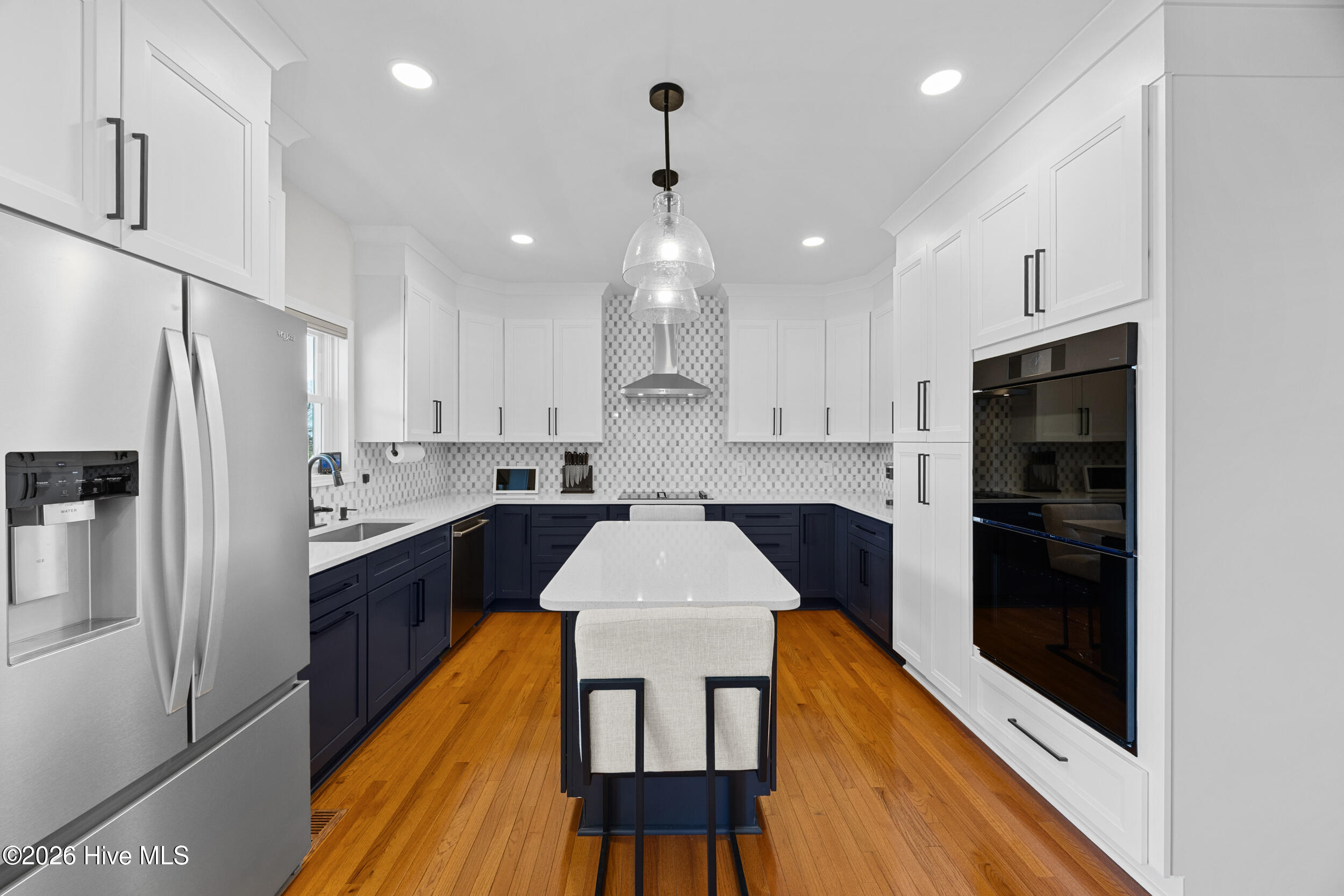 100567542 | Photo 19