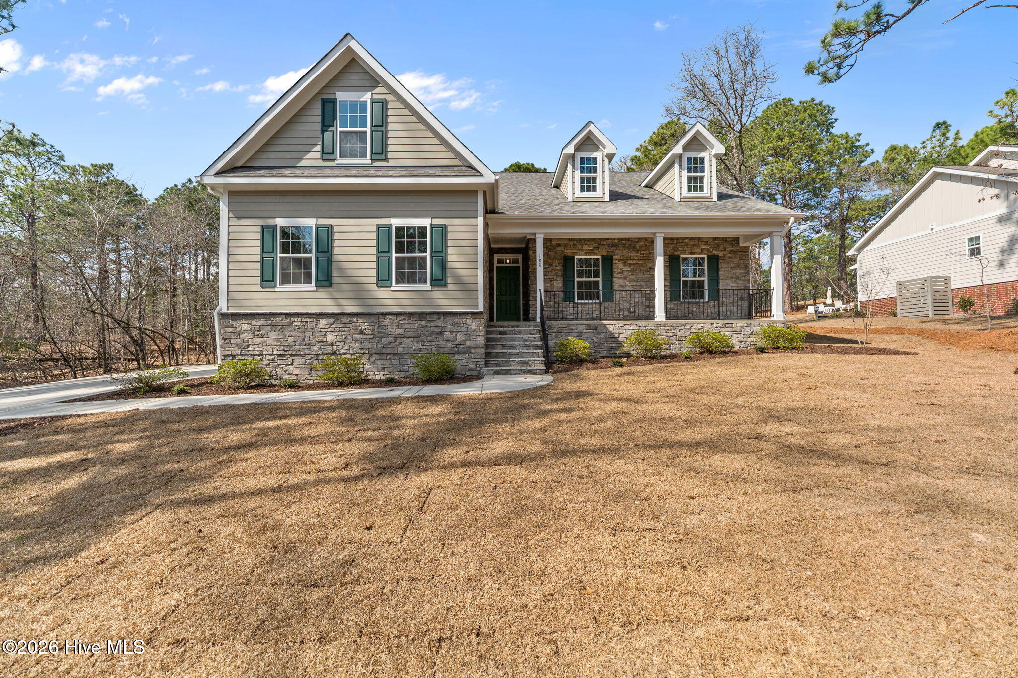 180 Longleaf Drive