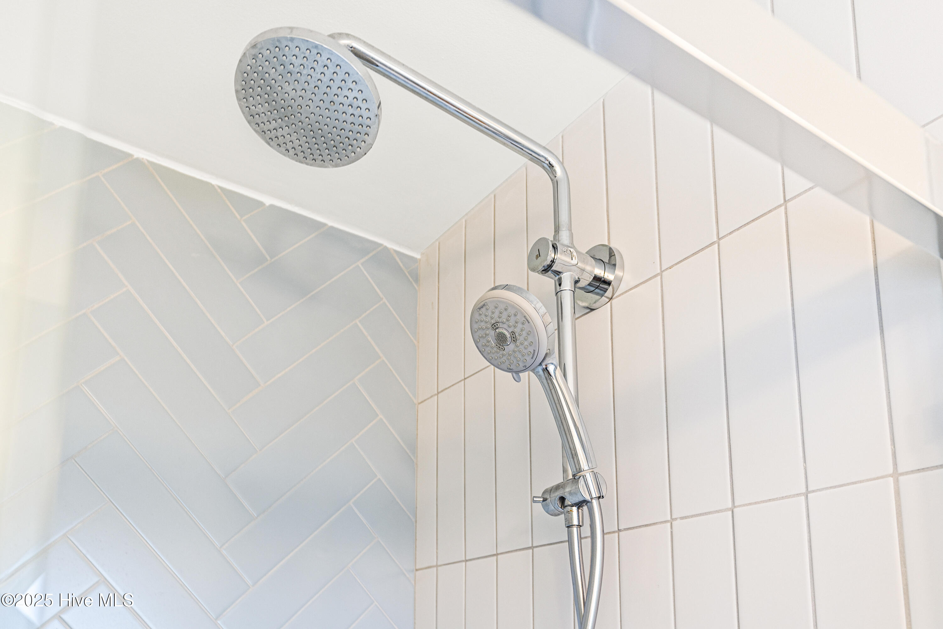 100510863 | Photo 31