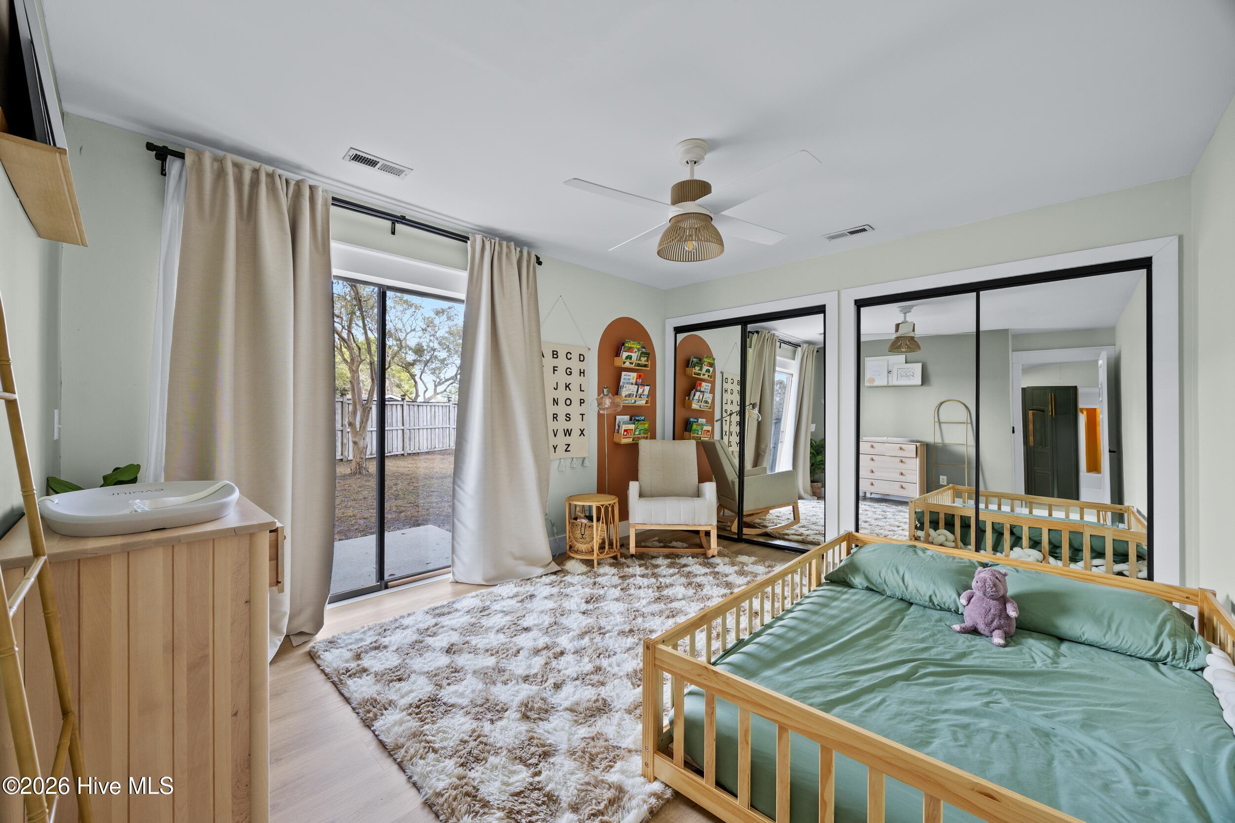 100558579 | Photo 19