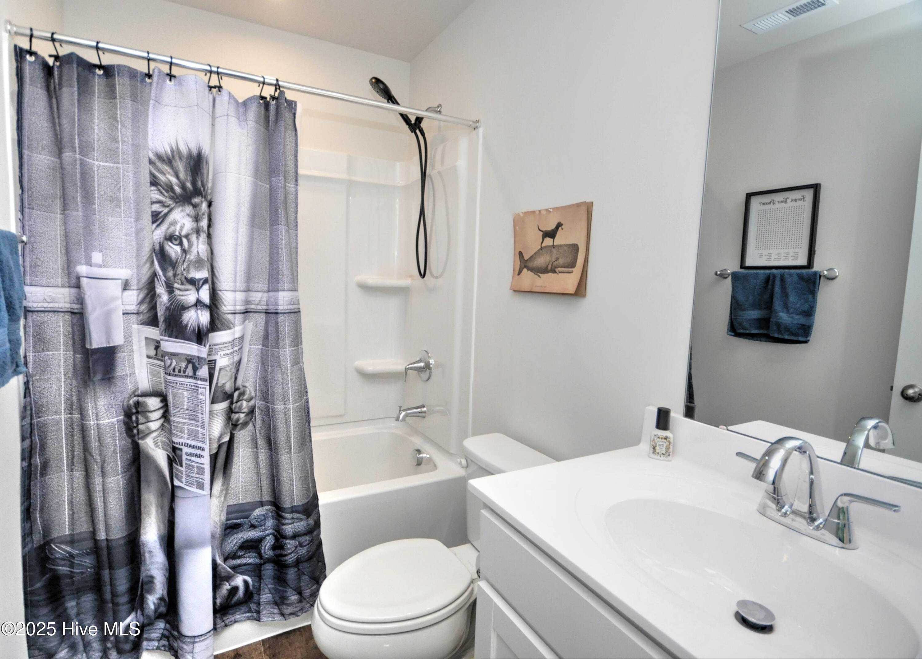 100542136 | Photo 23