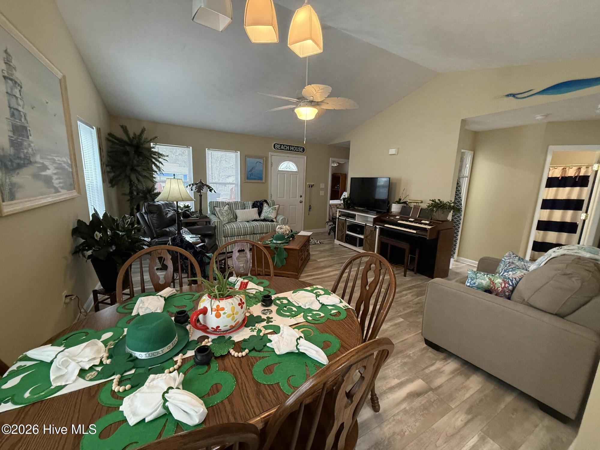 100558019 | Photo 13