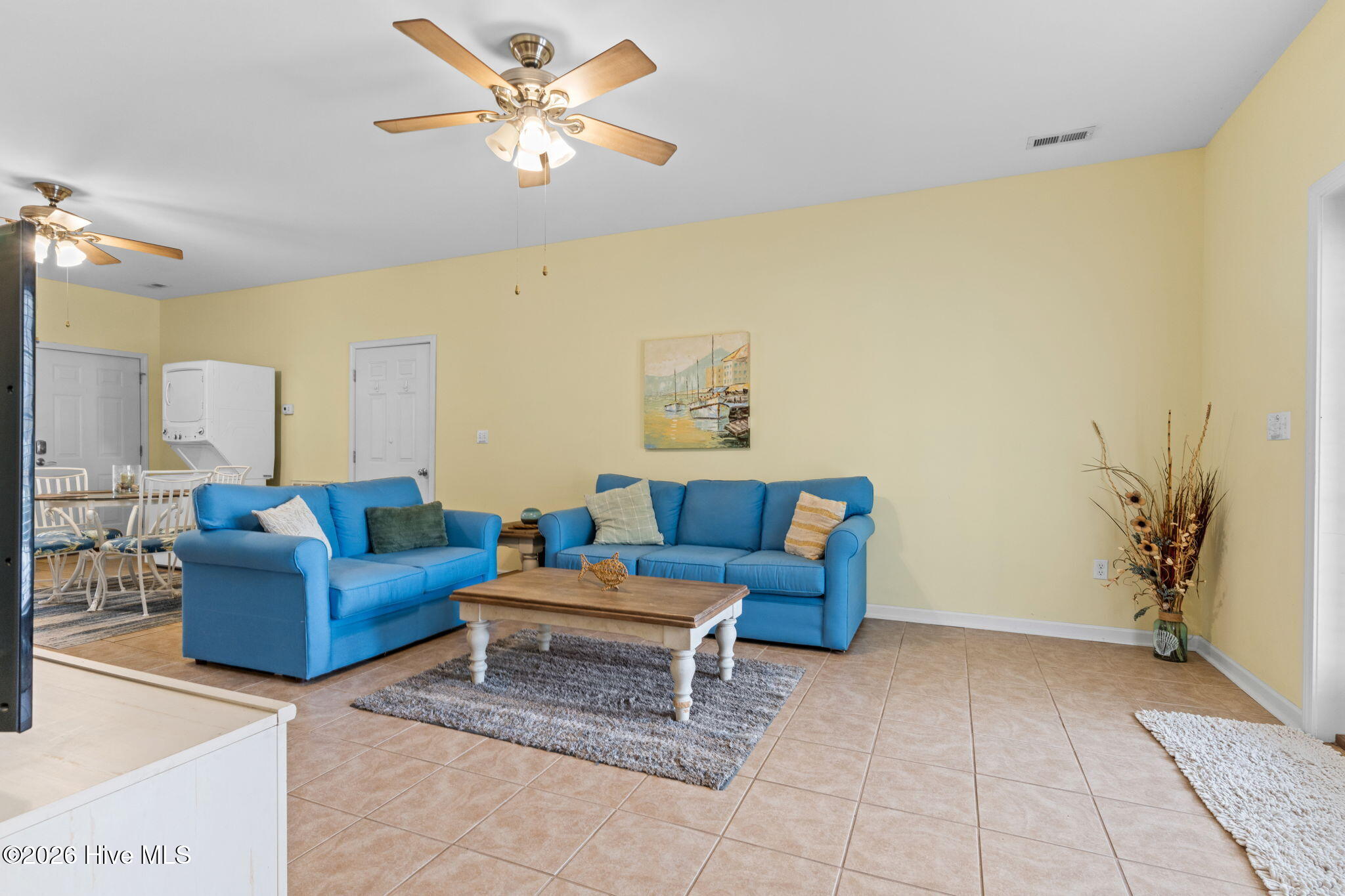 100560273 | Photo 32