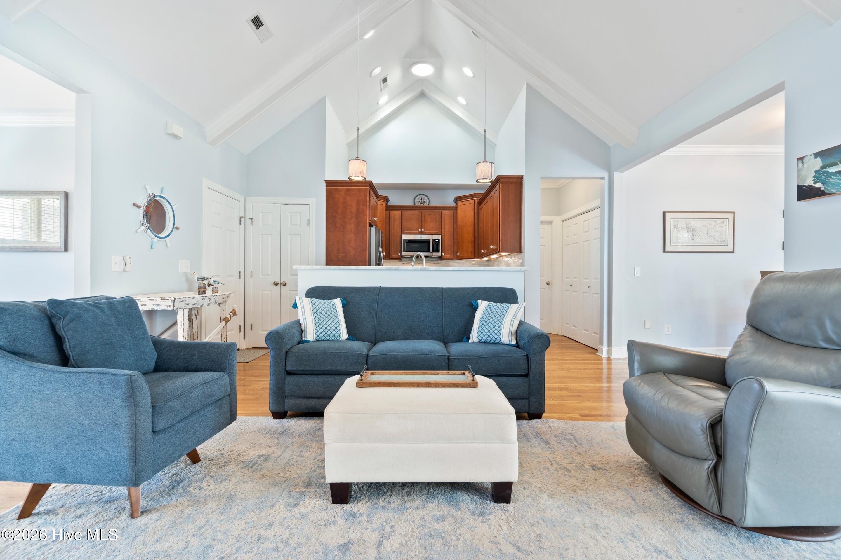 100549432 | Photo 10