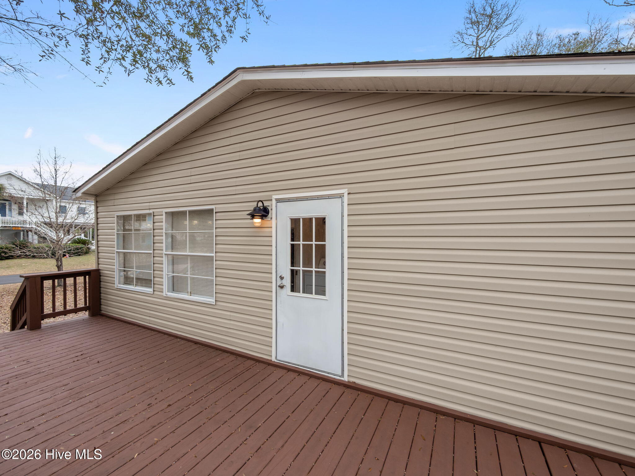 100548525 | Photo 40