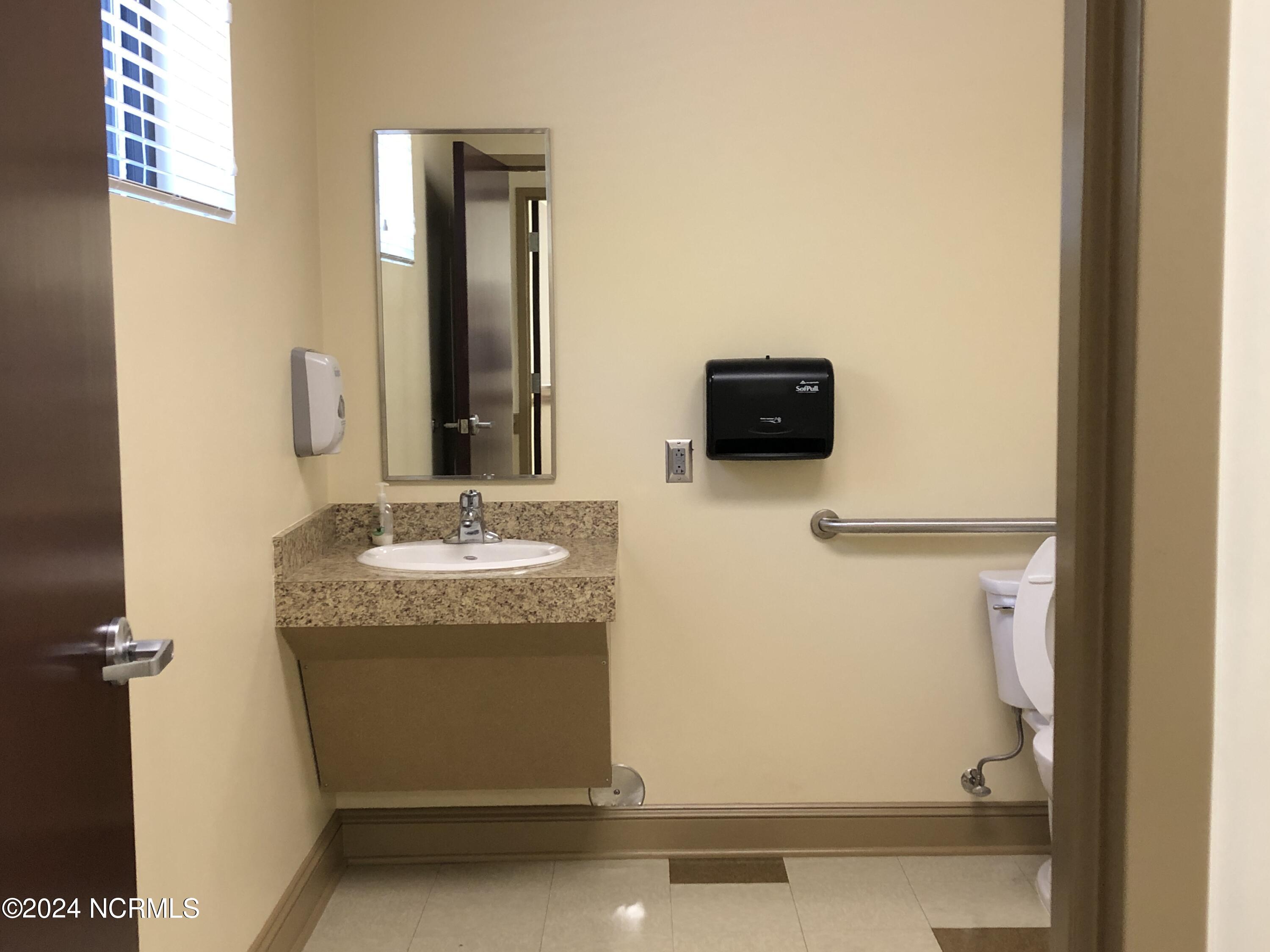 123 Pompano Place UNIT 400, Jacksonville, NC, 28546