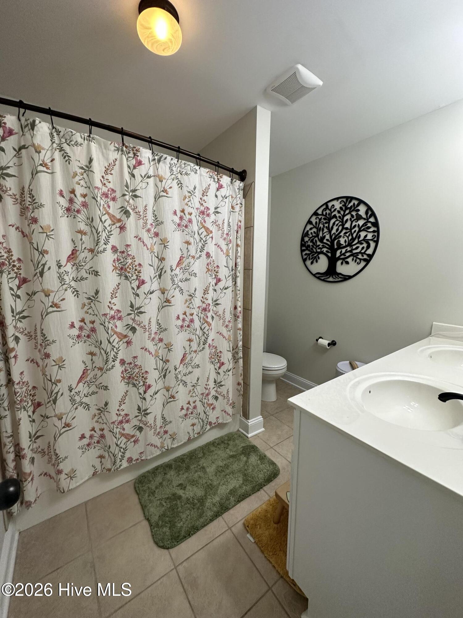 100563138 | Photo 86