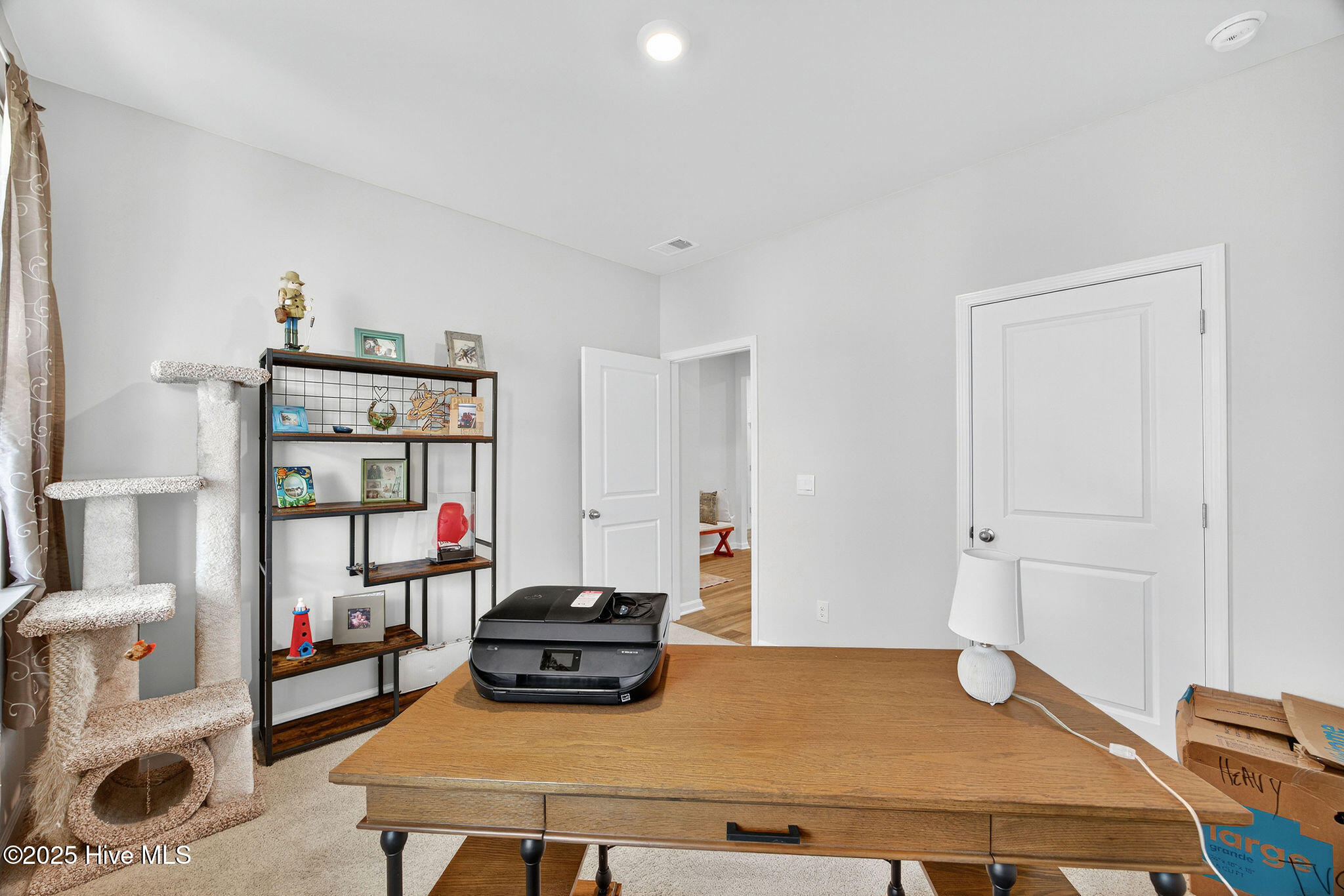 100541027 | Photo 28