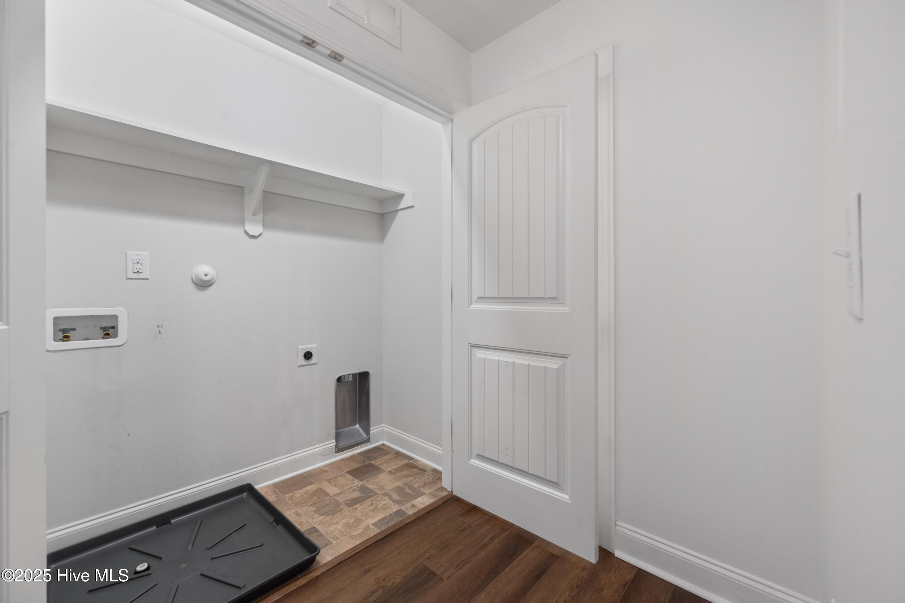 100546019 | Photo 35