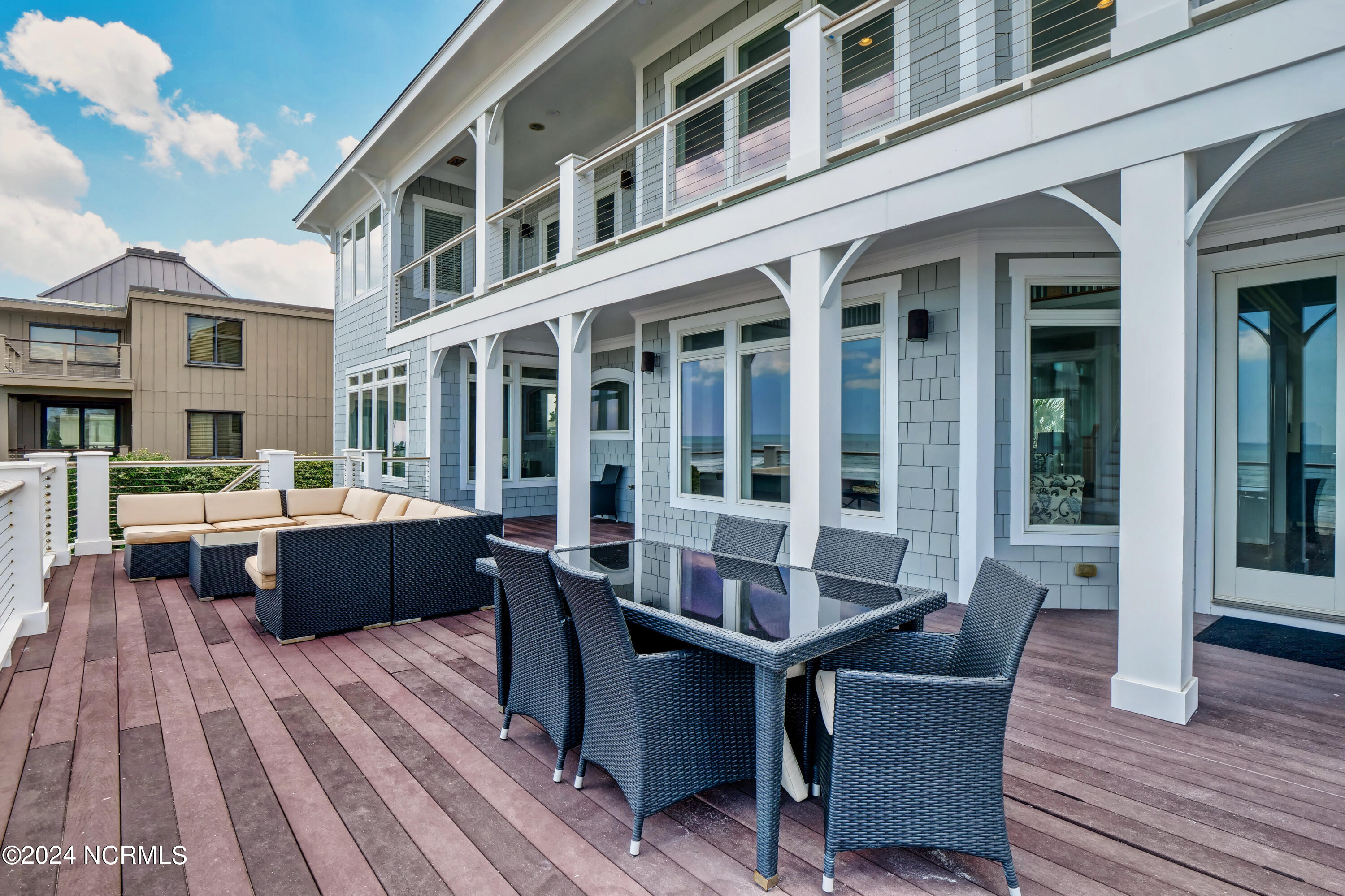 100498351 | Photo 53